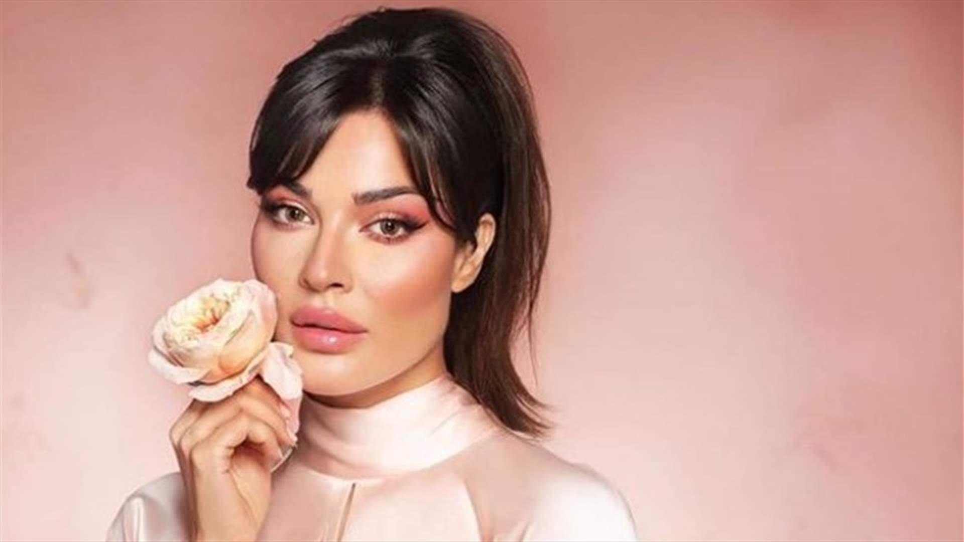 أطباء التجميل يختارون وجه نادين نسيب نجيم الأجمل عربياً.. ومقارنة مع أنجلينا جولي