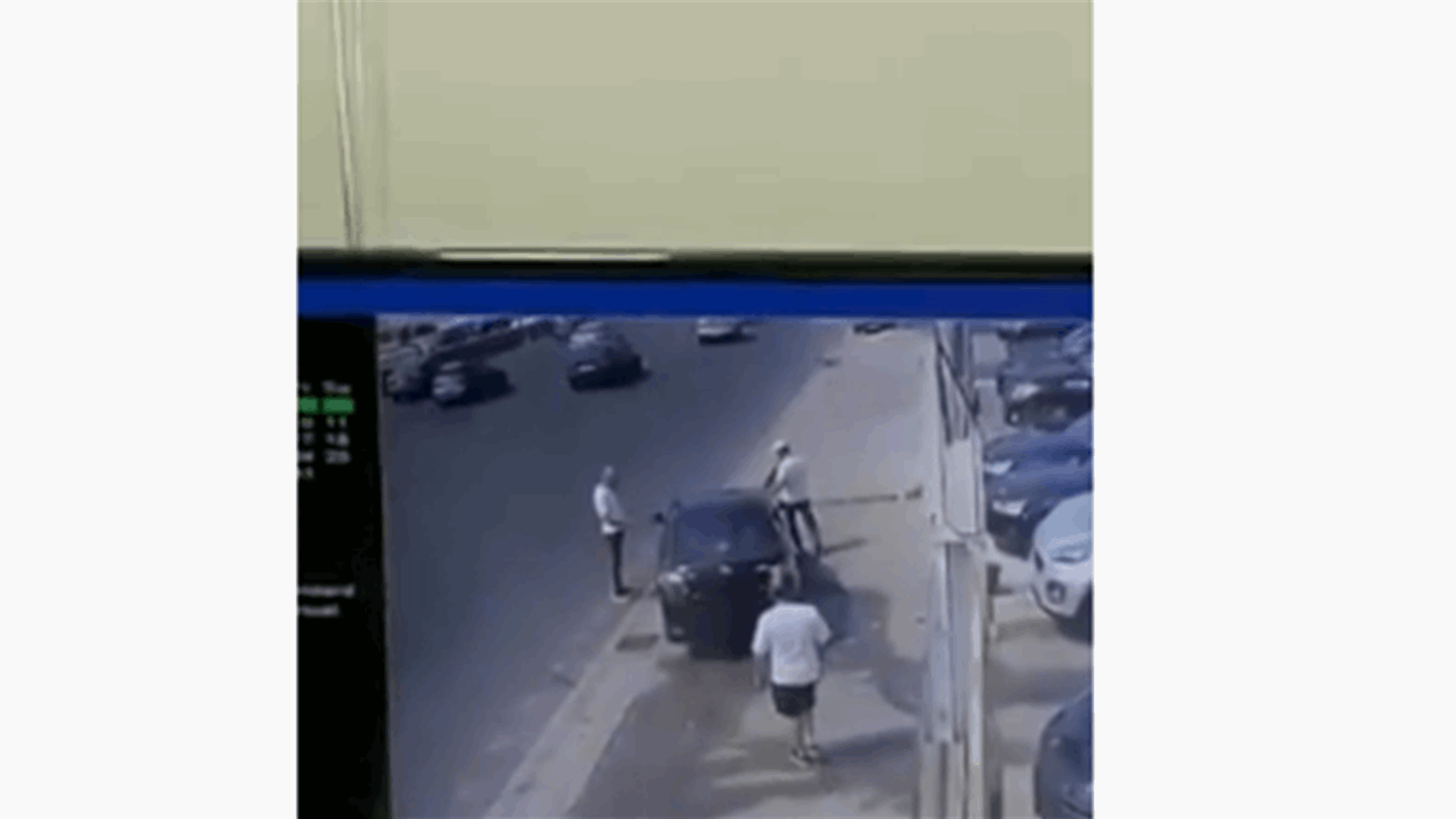 فيديو يوثّق لحظة وقوع حادث سير مروع على اوتوستراد الضبيّة... وسقوط قتيل وجريح
