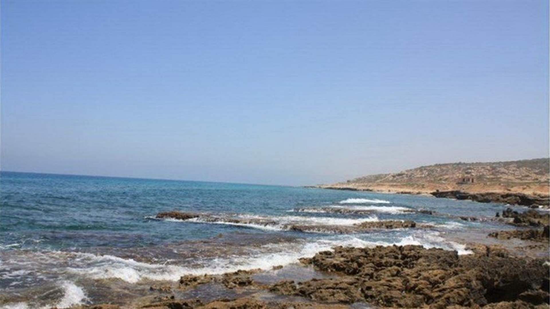 زورق حربي اسرائيلي خرق المياه الاقليمية مقابل الناقورة