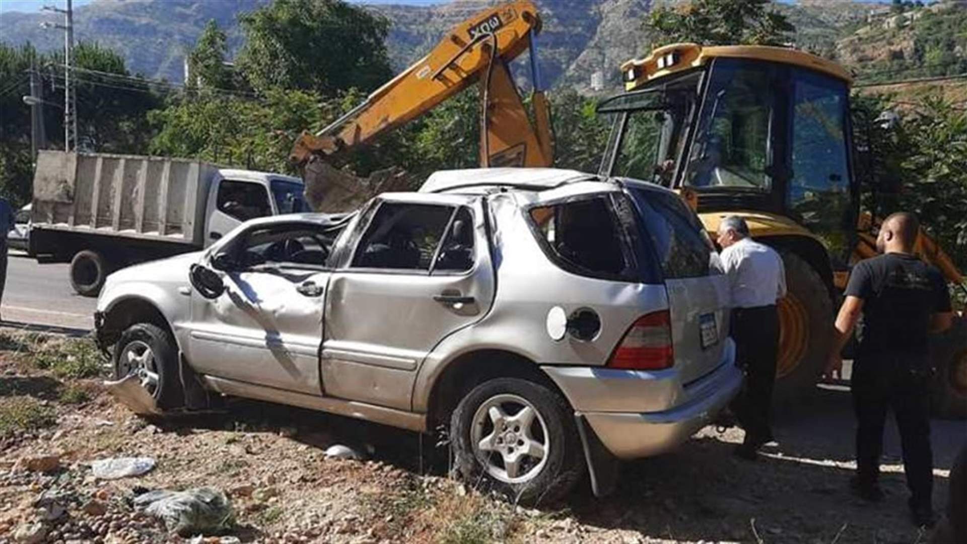 جريحان بانقلاب سيارة على طريق الضنية الهرمل