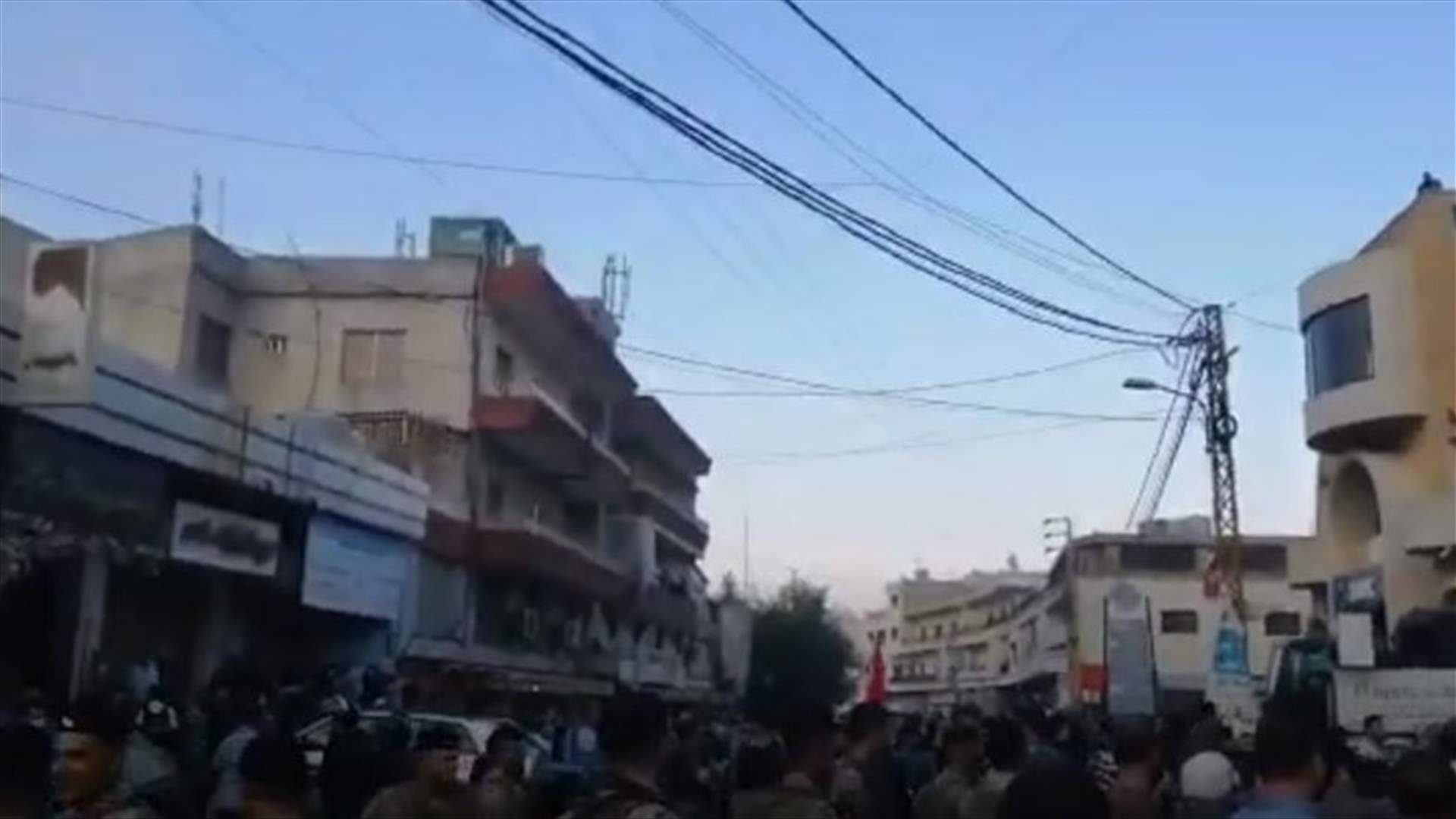 تلاسن بين محتجين ومناصرين للاشتراكي في قبرشمون... والجيش والقوى الأمنية يفصلان بين الطرفين (فيديو)