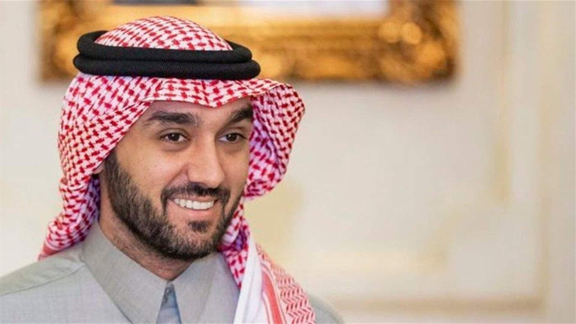 وزير الرياضة متحمس لعودة الأنشطة الرياضية في السعودية (صور)