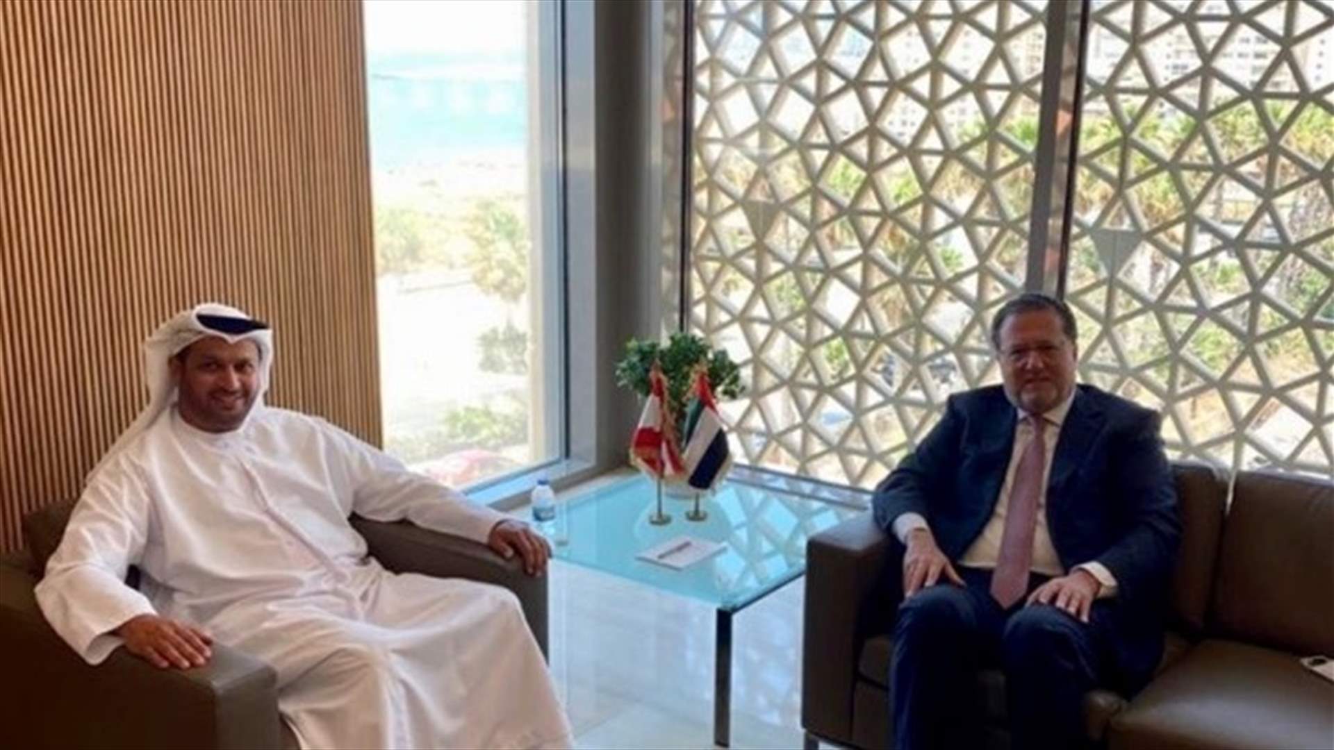 سفير الامارات عرض مع شقير تطوير التعاون الاقتصادي