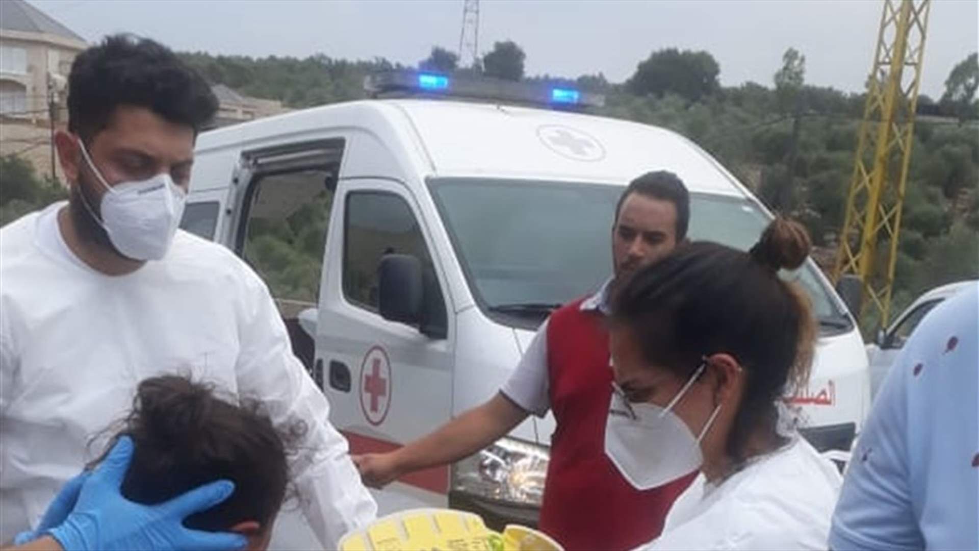 إصابة طفلة ووالدها بجروح نتيجة انقلاب دراجة نارية في بصرما