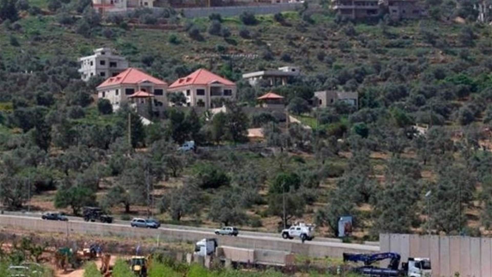 جريح بحادث سير على طريق عام العديسة مركبا