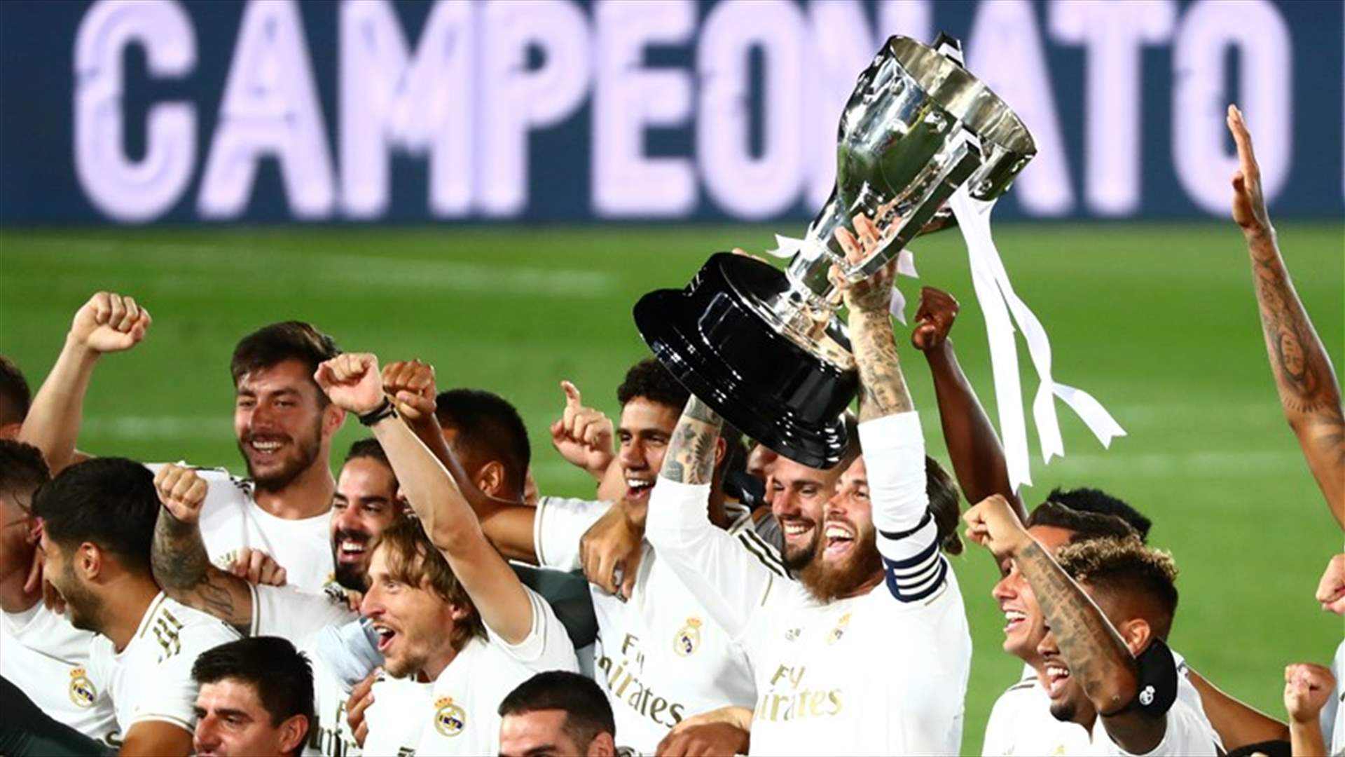 ريال مدريد يتوج بلقب الليغا للمرة الـ34 في تاريخه