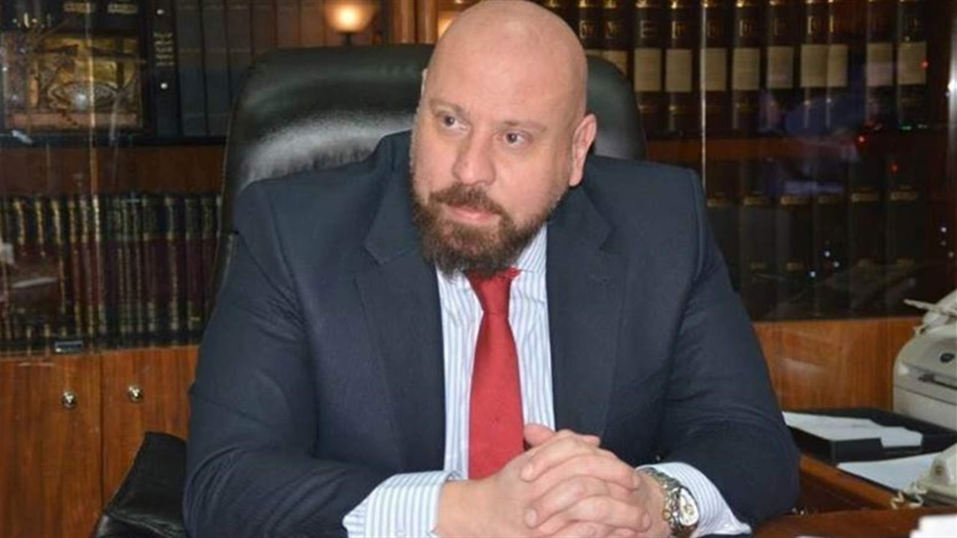 نهرا يدعي على مختلسي مليارات في بلدية الميناء