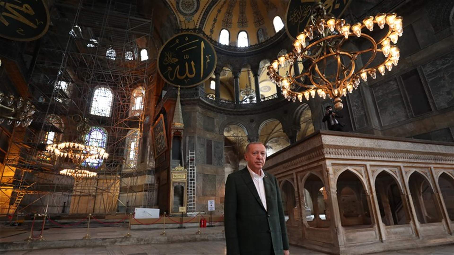 إردوغان يقوم بزيارة رمزية لآيا صوفيا (صوَر)
