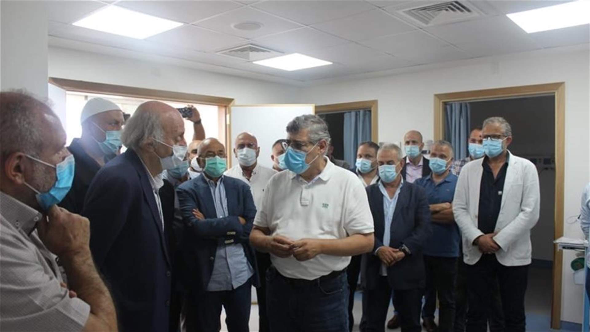 جنبلاط التقى مشايخ عاليه.. وتفقد مستشفى الإيمان