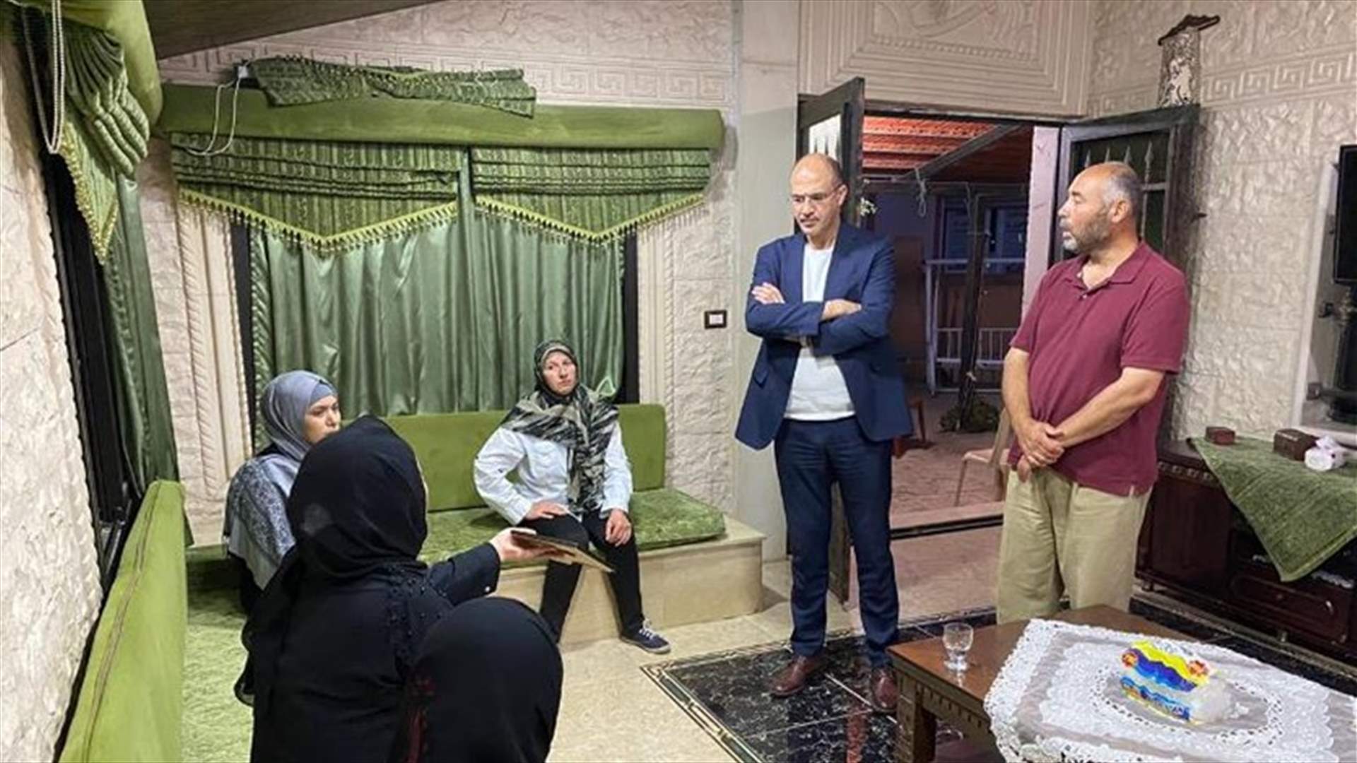 بعد وفاتها في المستشفى... حسن يقدم التعازي لعائلة الطفلة ريحانة شقير في بعلبك