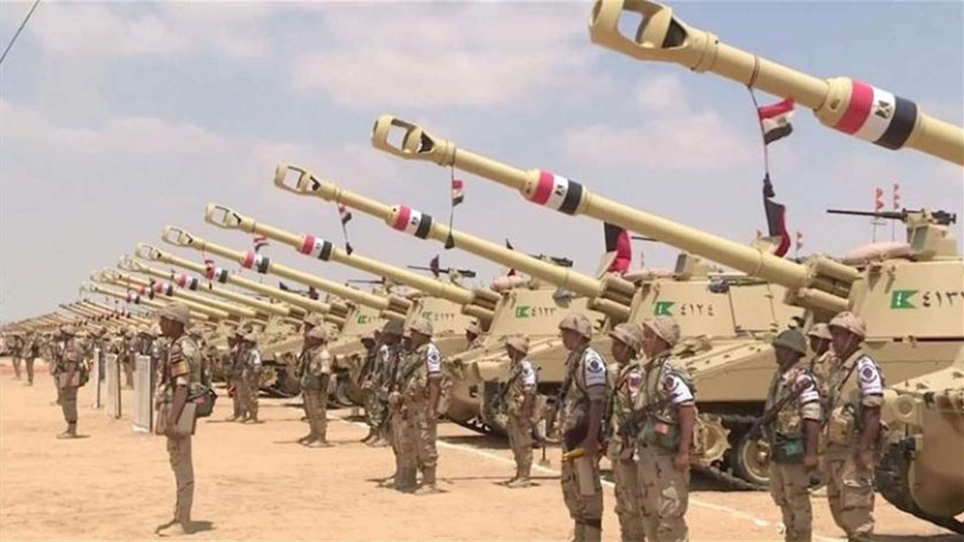 البرلمان المصري يوافق على قيام الجيش بـ&quot;مهام قتالية&quot; في الخارج