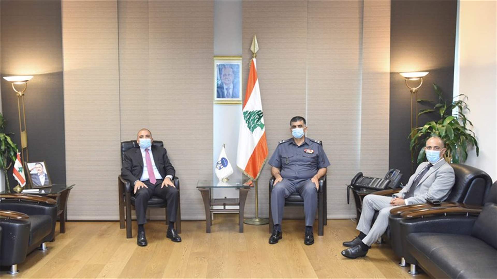 عثمان عرض ومدير الجمارك تفعيل التعاون والتنسيق المشترك