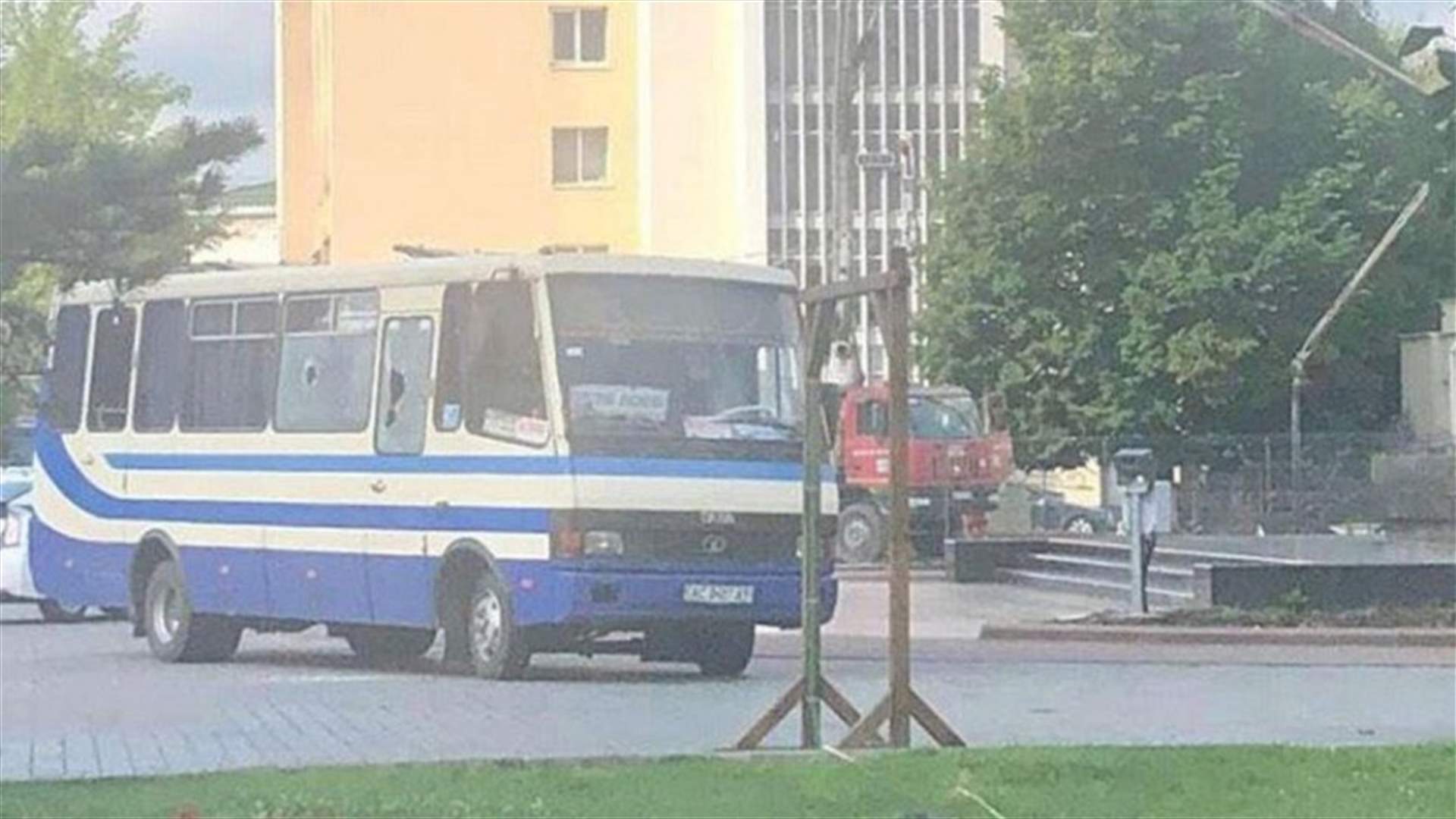 الافراج عن جميع الرهائن المحتجزين في حافلة في اوكرانيا