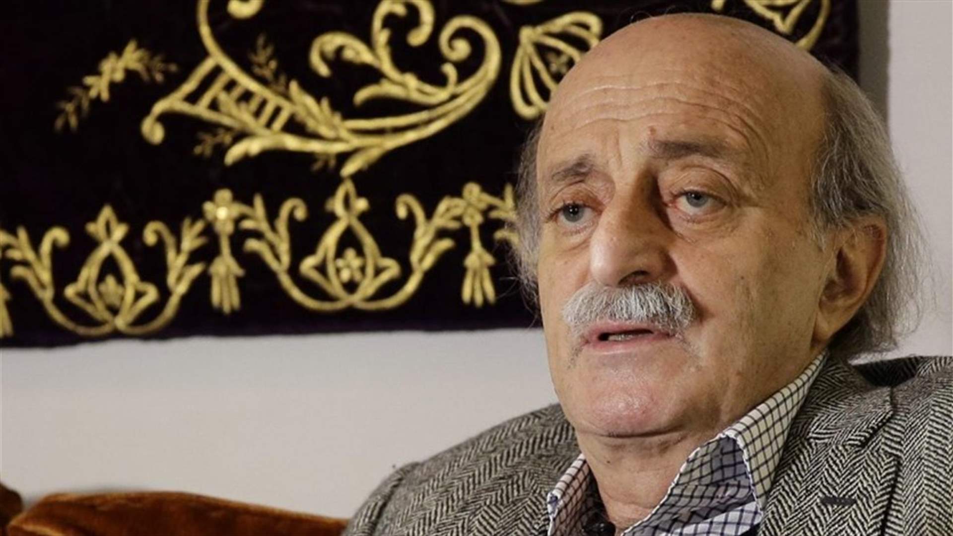 جنبلاط: &quot;ها هي وزارة الذئاب تقرر تصدير الغنم من اجل الاضاحي&quot;