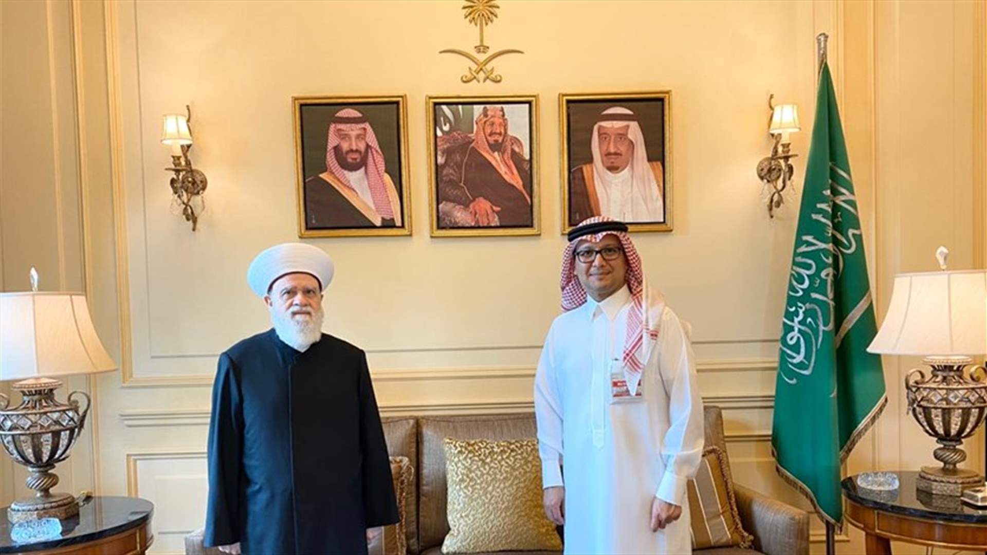 قباني زار بخاري مطمئنا الى صحة العاهل السعودي