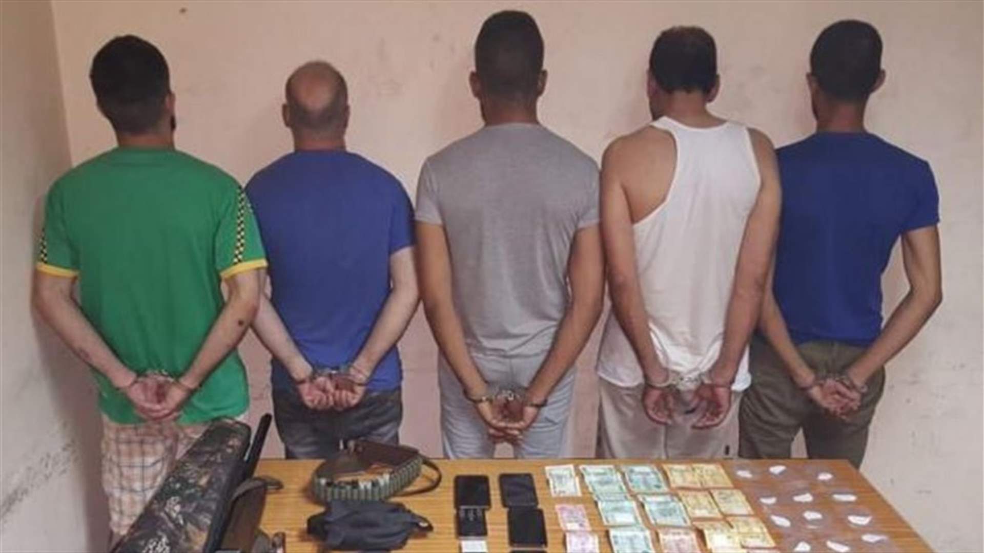 توقيف 5 اشخاص يروجون المخدرات في المنصورية وبعبدات ومناطق في المتن (صورة)