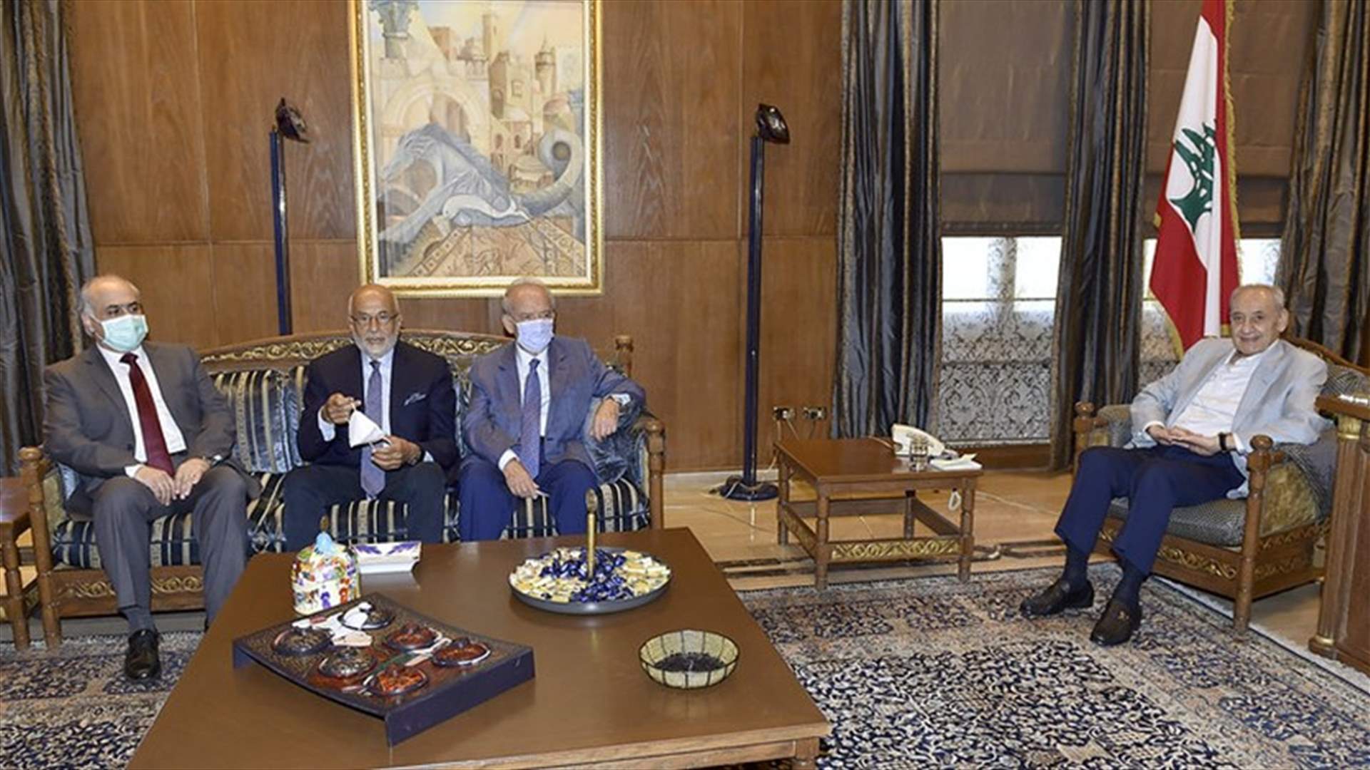 بري عرض الأوضاع العامة مع وفد نيابي من اللقاء الديموقراطي
