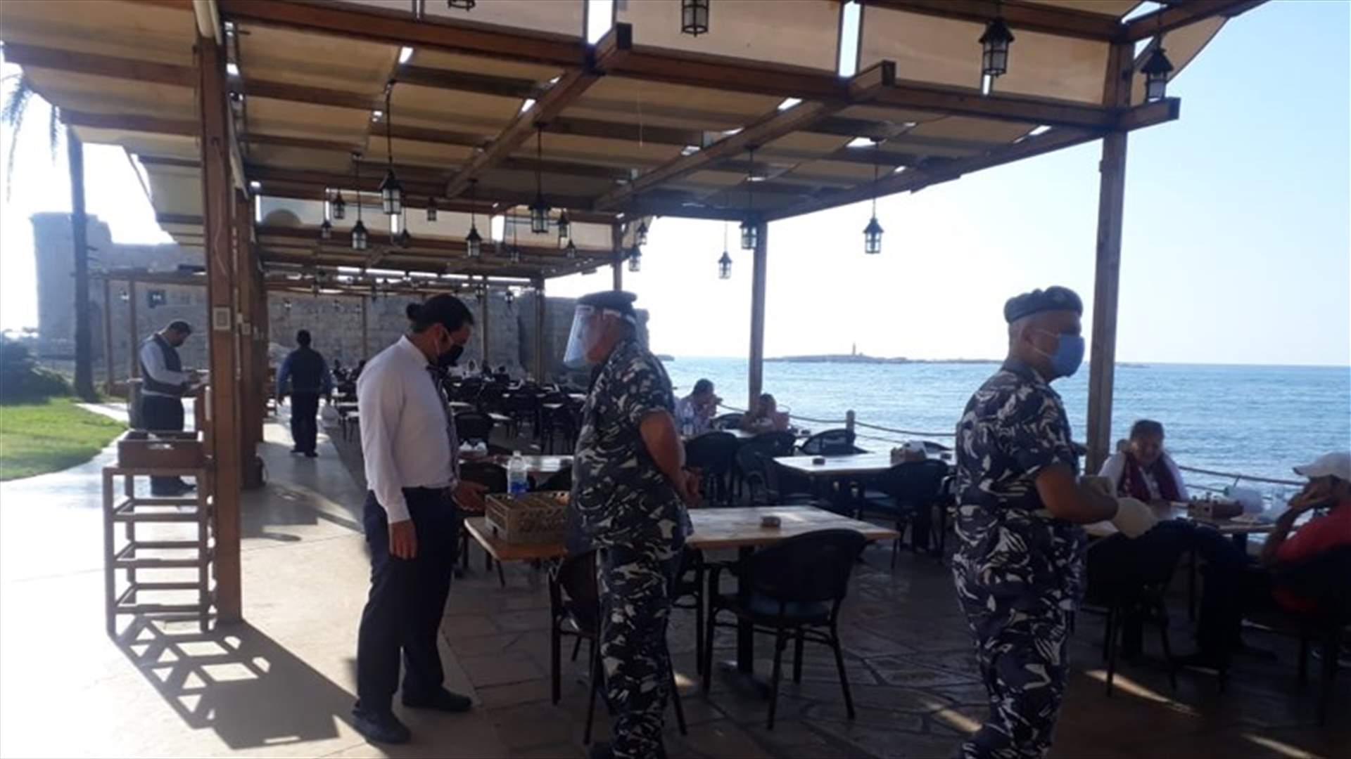 مع ارتفاع عداد كورونا في لبنان... دوريات لقوى الامن على الشواطئ والمنتجعات (صور)