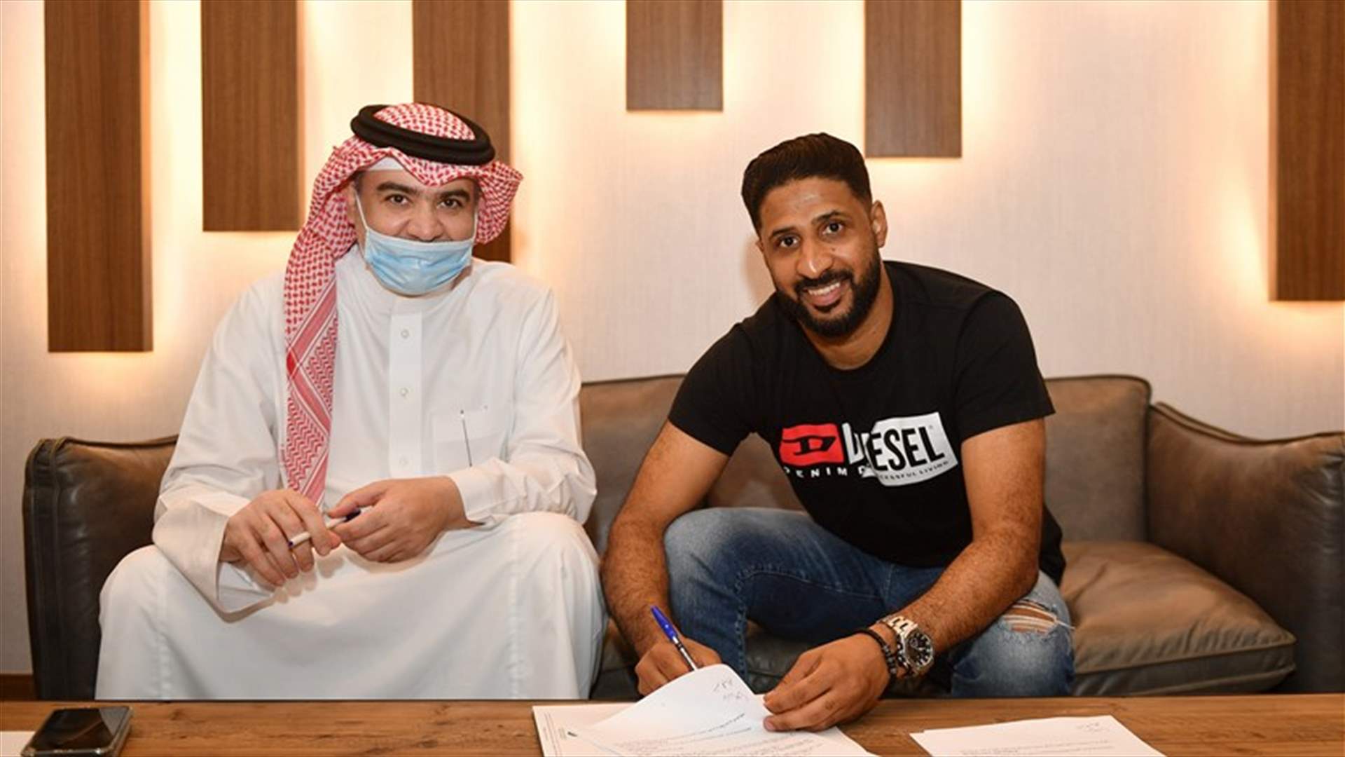 ياسر المسيليم مع الأهلي السعودي حتى عام 2023