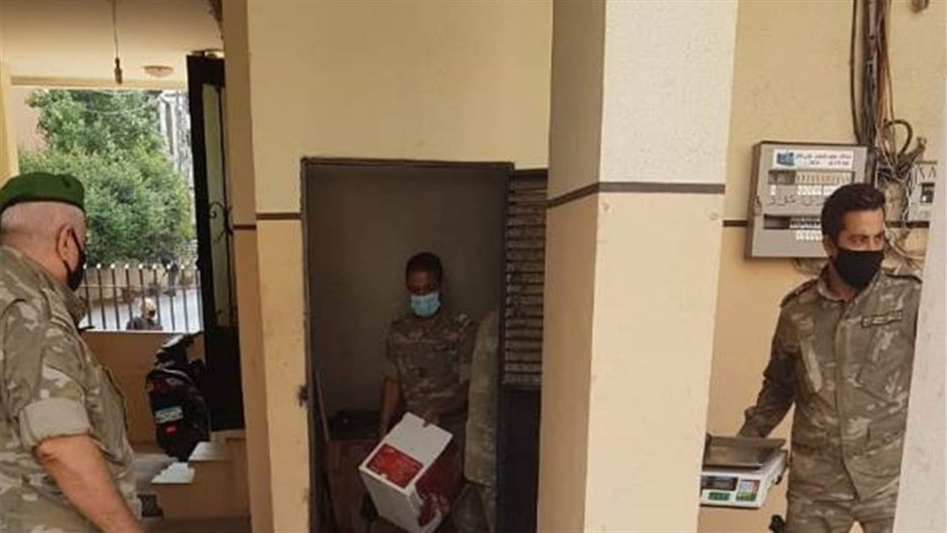 الريجي دهمت مستودعا لتزوير التنباك المعسل... والغرامة بملايين الليرات