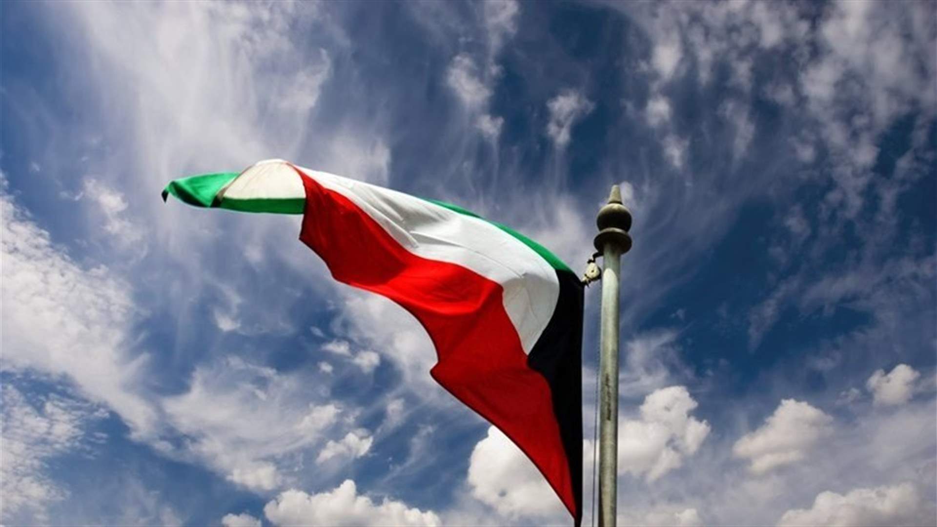 Kuwait crown prince receives &#39;reassuring&#39; call on Emir&#39;s health