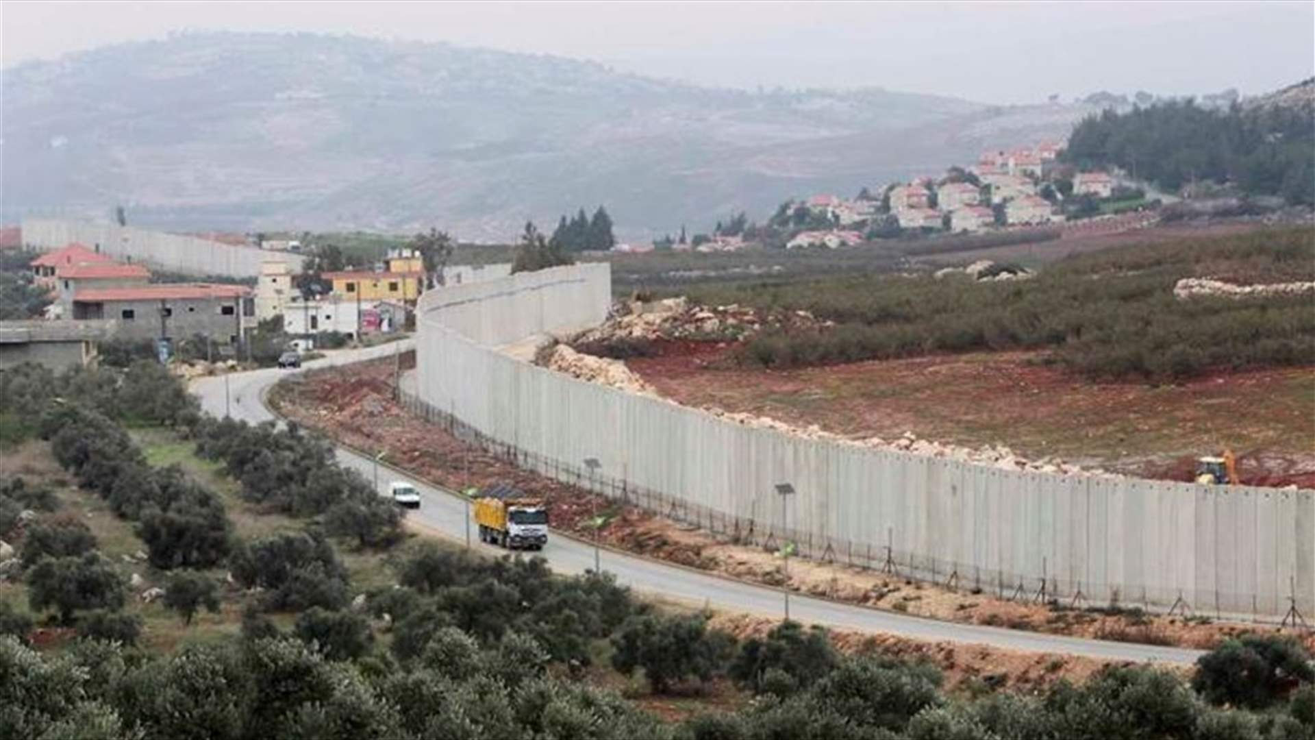 وسائل اعلام اسرائيلية: غانتس أمر الجيش بتدمير منشآت لبنانية حيوية في حال تنفيذ هجوم