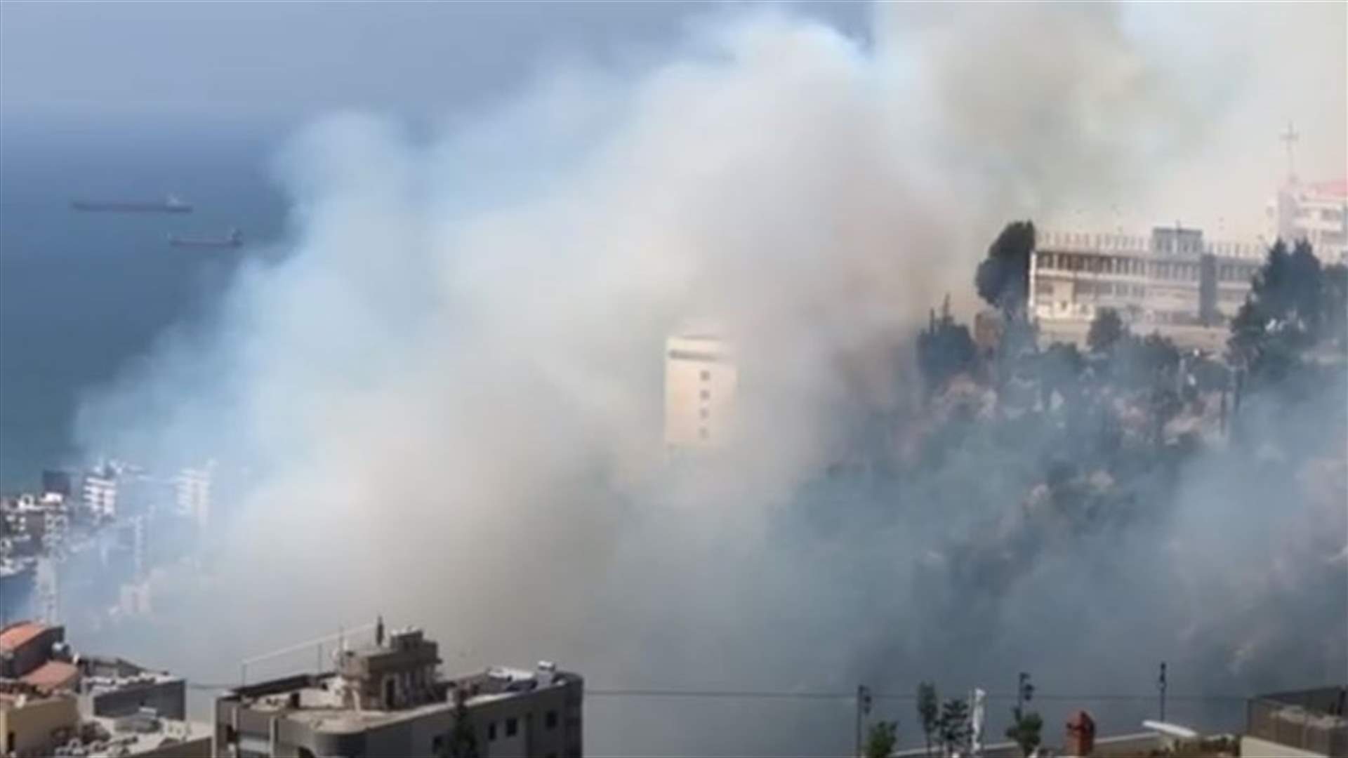حريق كبير في بقنايا قرب دير الصليب (فيديو)
