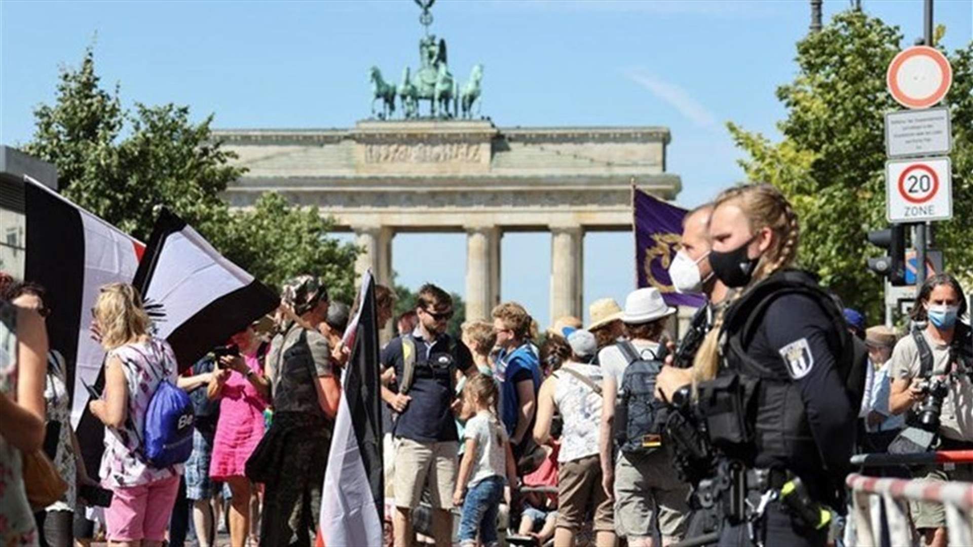 Thousands march in Berlin against coronavirus curbs