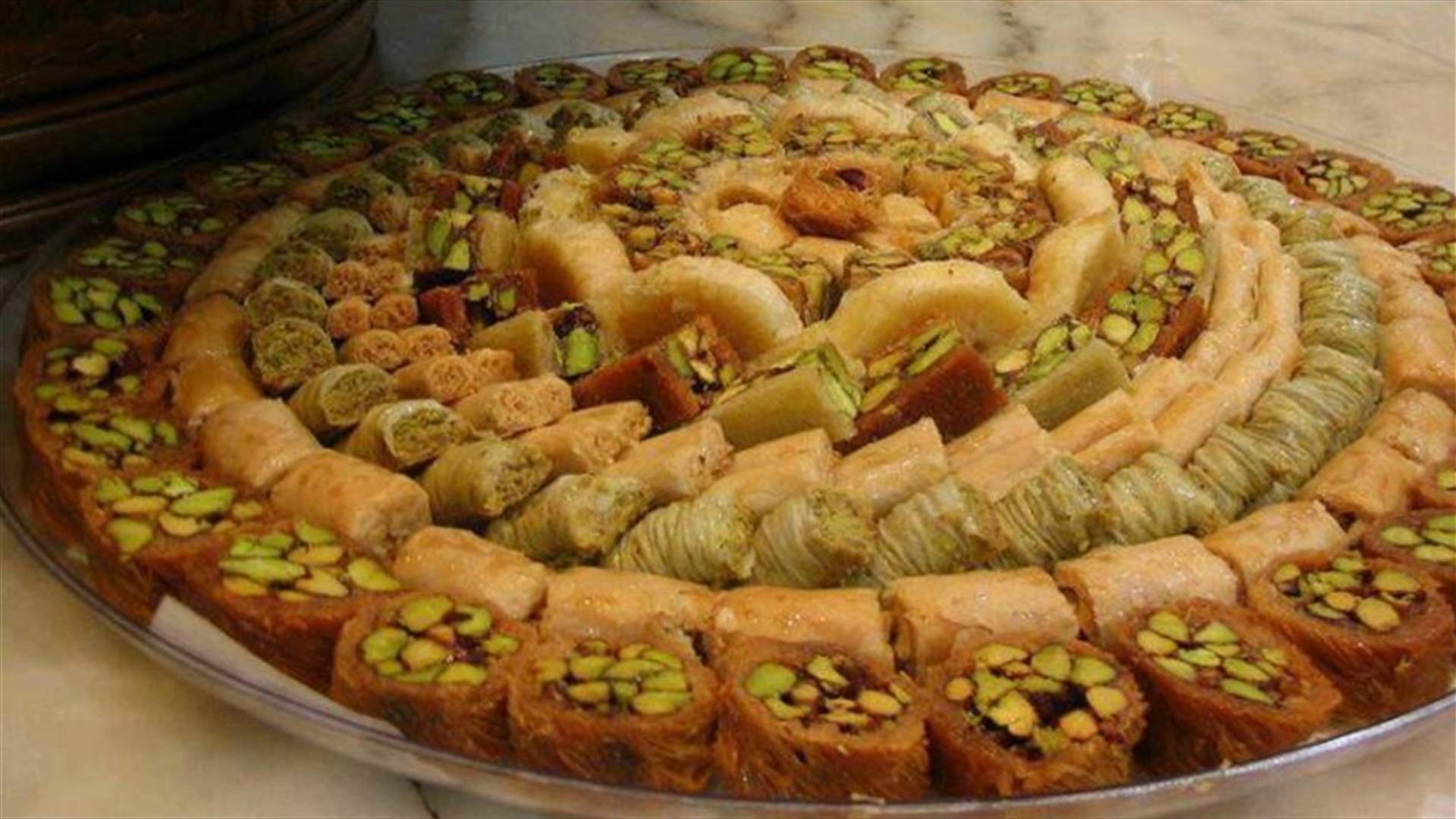 بلدية صيدا تعلن نتيجة فحوصات عاملي محل حلويات بعد ثبوت إصابة عائلة أحدهم...