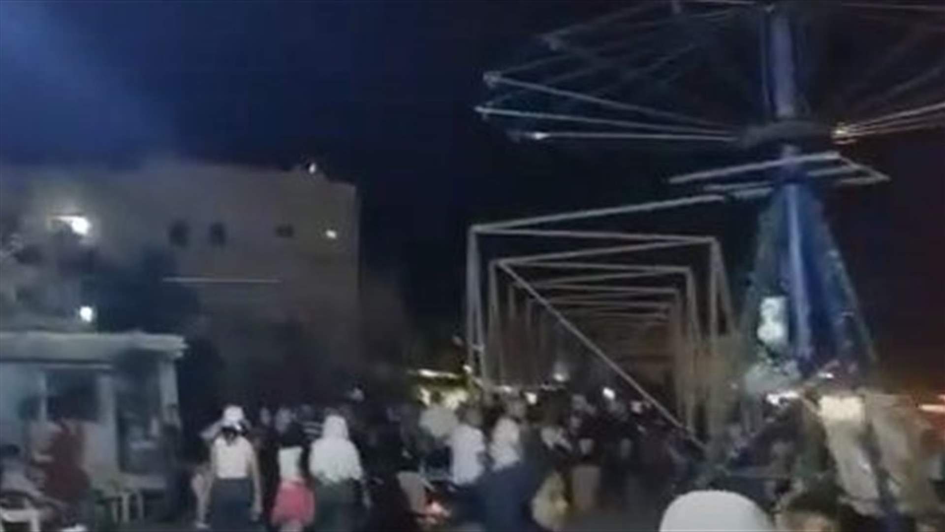 قوى الامن وشرطة بلدية صيدا تطلبان من الأهالي اخلاء الكورنيش البحري (فيديو)