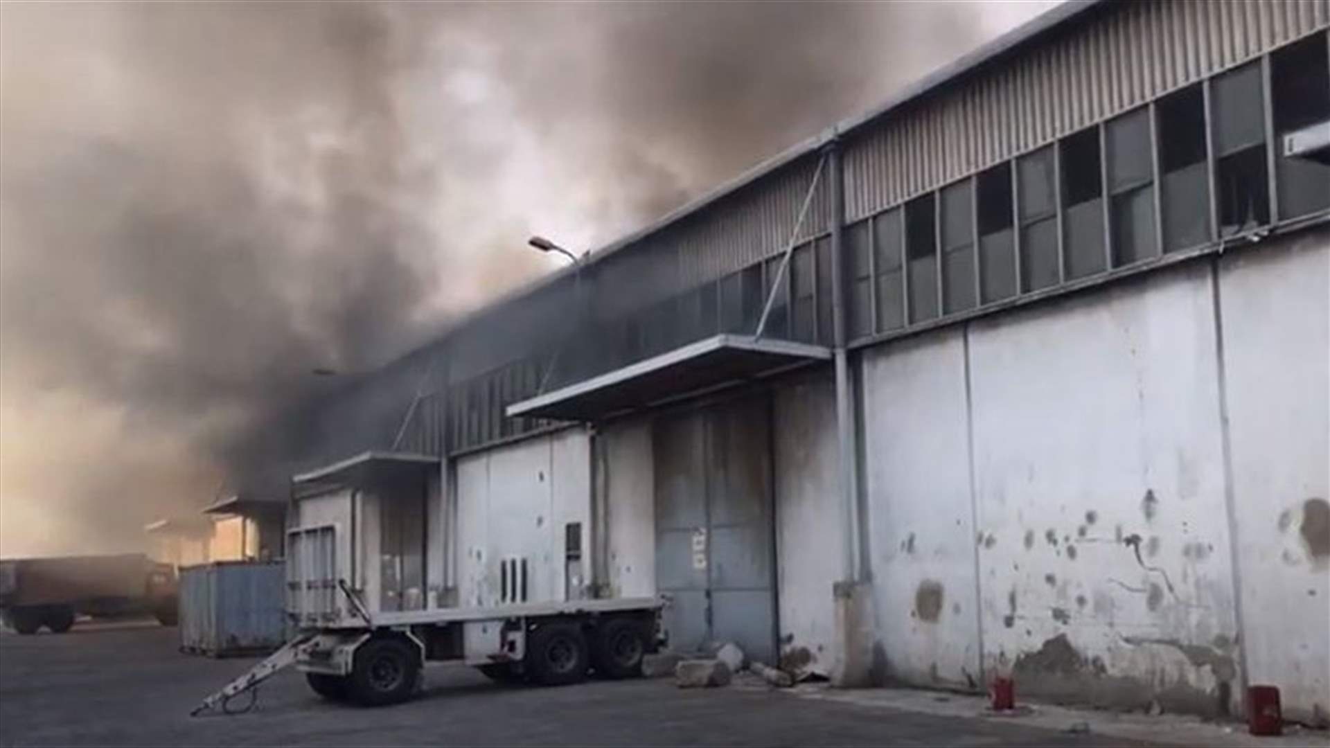 Video of fire in warehouse 12 before huge explosion-[VIDEO]