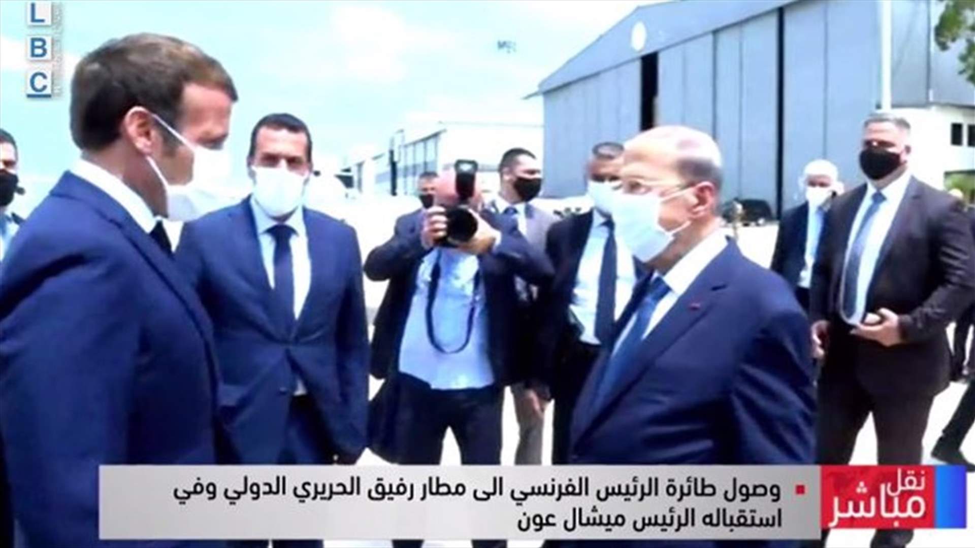 الرئيس عون باستقبال ماكرون في المطار
