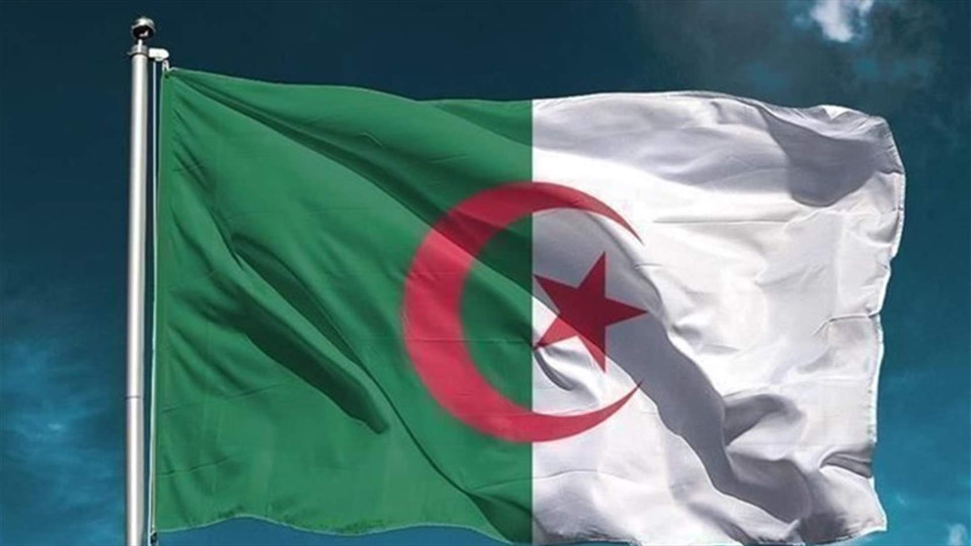 مساعدات جزائرية للبنان
