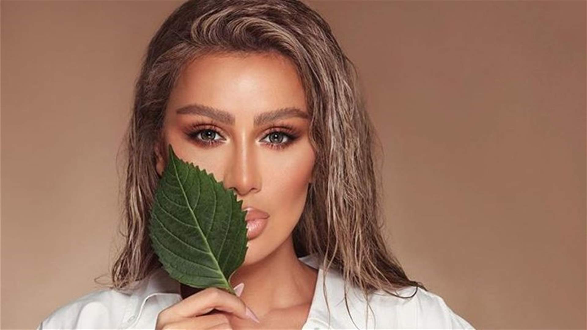 مايا دياب غاضبة تشتم سياسيي لبنان.. هذا ما حصل أثناء مساعدة العائلات المُتضرّرة في بيروت (فيديو)