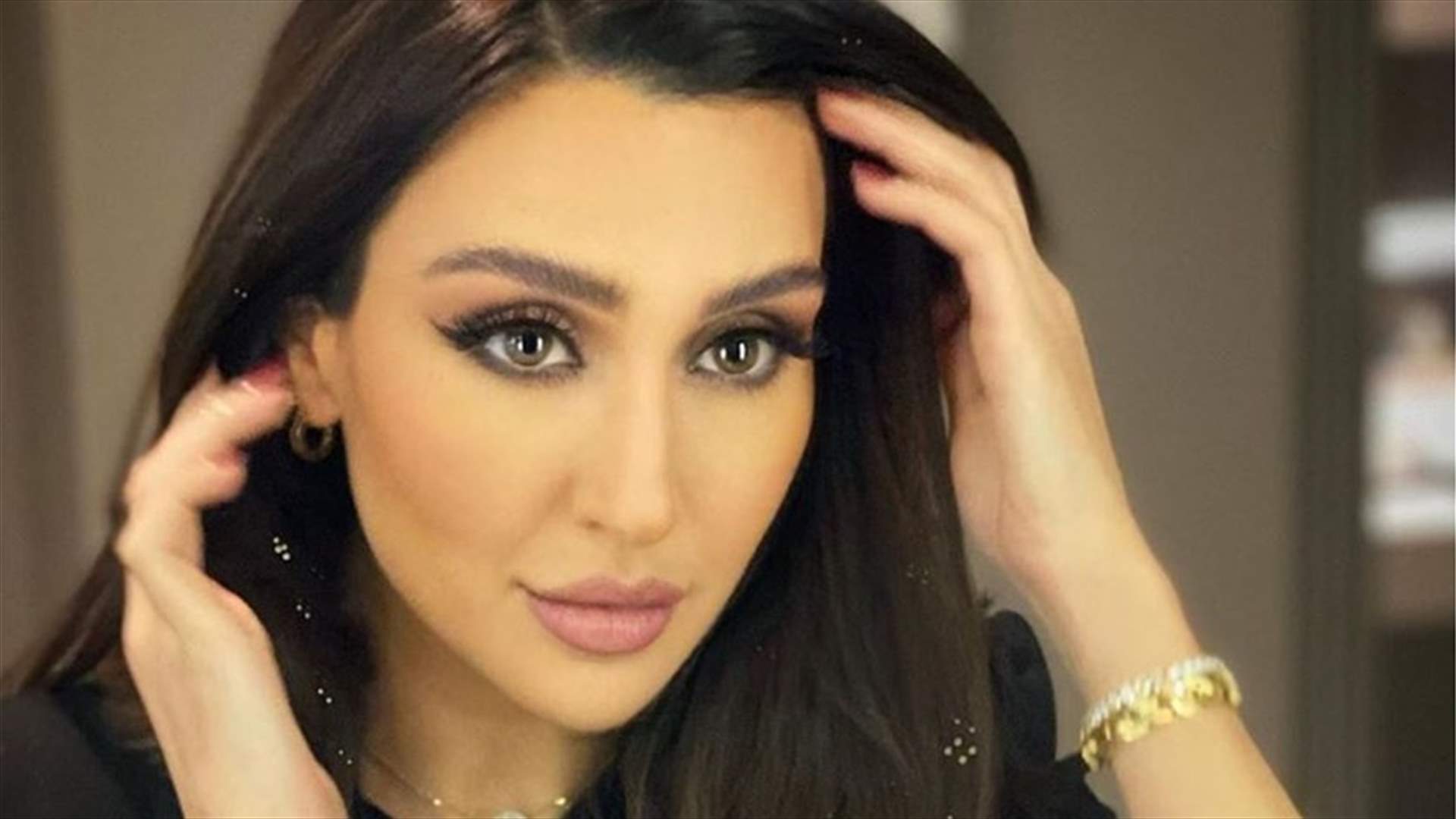 جيسي عبدو تسأل من أمام مبنى متضرر في بيروت: شو ناطرنا بعد؟