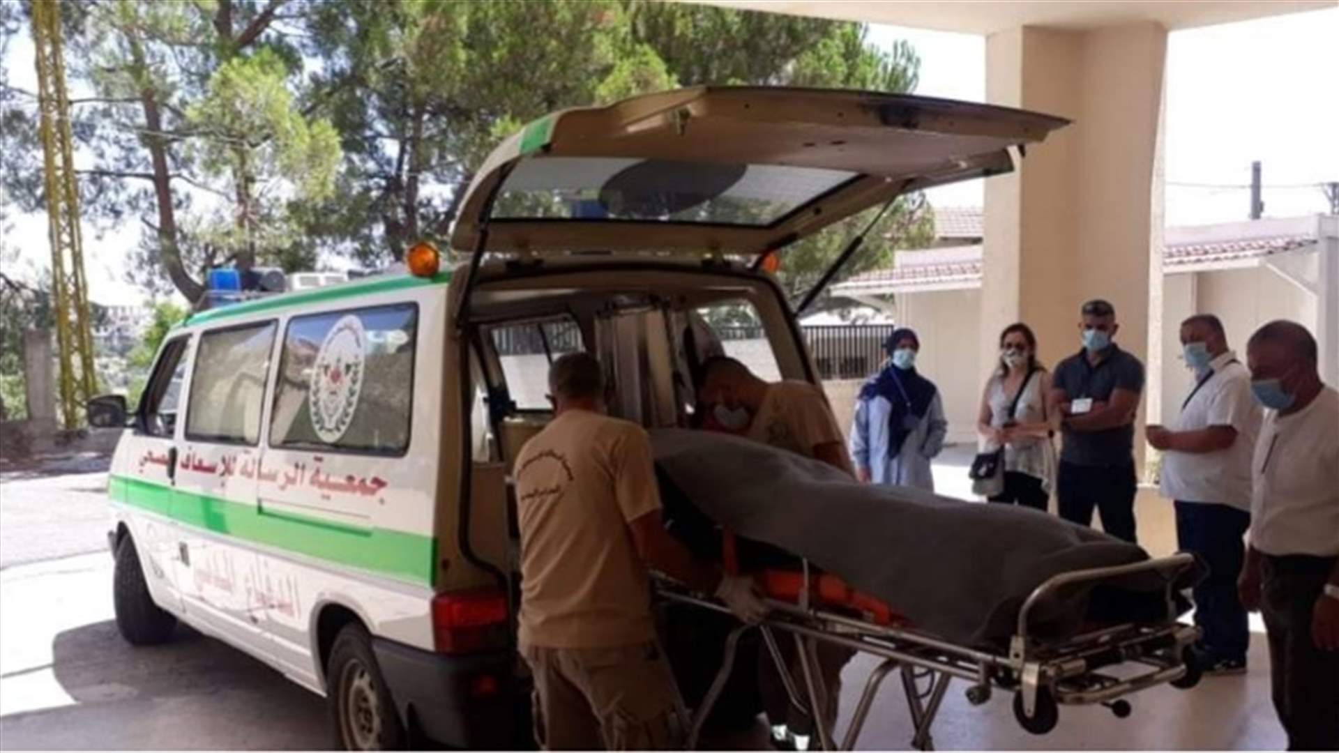 نقل جثة شهيدة من مستشفى مشغرة الى برج حمود