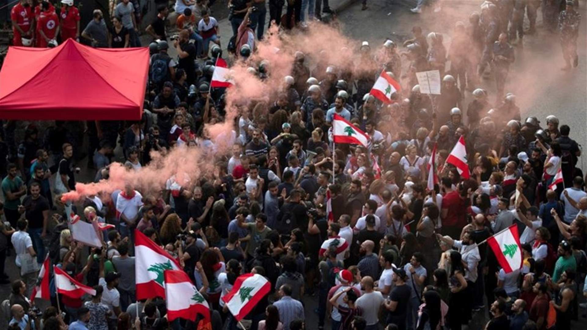 قيادة الجيش: إصابات بين العسكريين خلال احتجاجات وسط بيروت وتوقيف مشاغبين