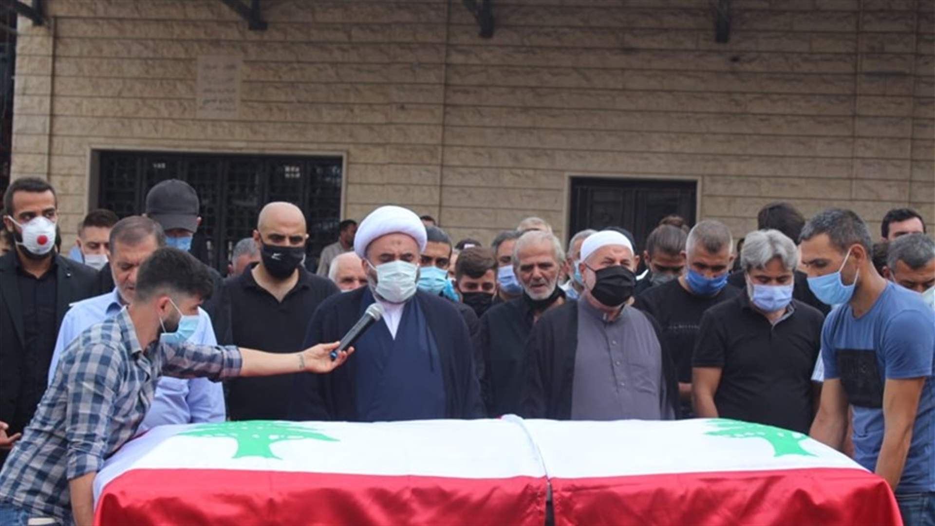 تشييع الشهيد علوش بعد العثور على جثته امس في مرفأ بيروت