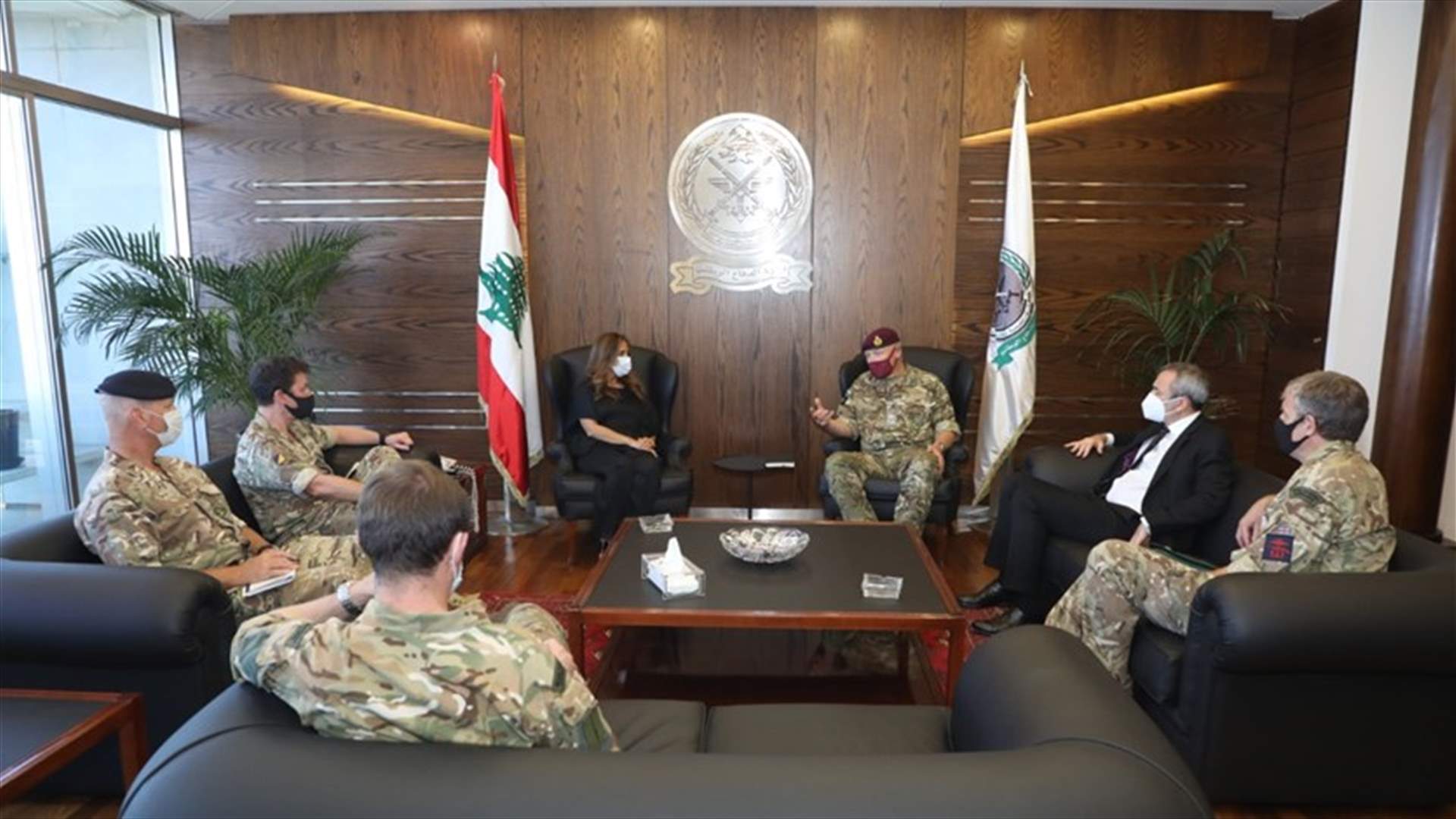 لقاء بين عكر ووفد عسكري بريطاني...
