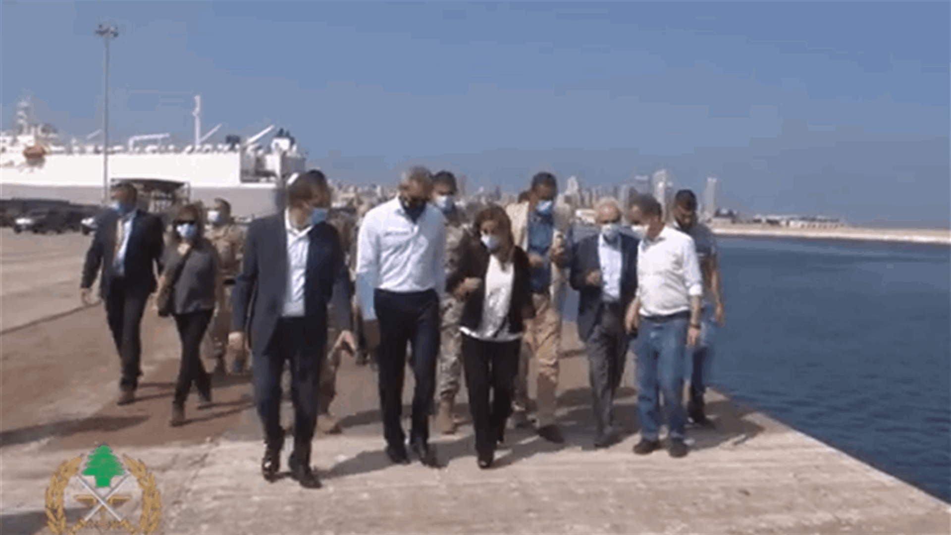 جولة تفقدية لوزيرة الدفاع في حكومة تصريف الأعمال في مرفأ بيروت (فيديو)