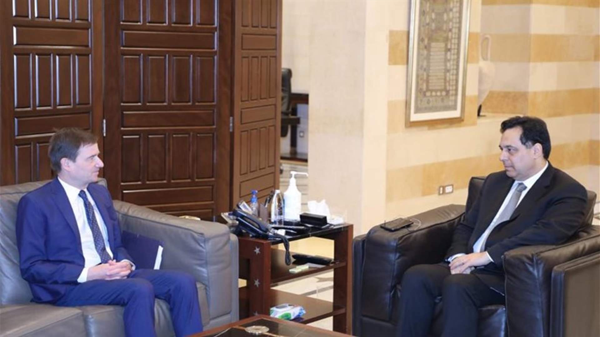 دياب التقى هيل وتم عرض لحجم الخسائر الناتجة عن الانفجار