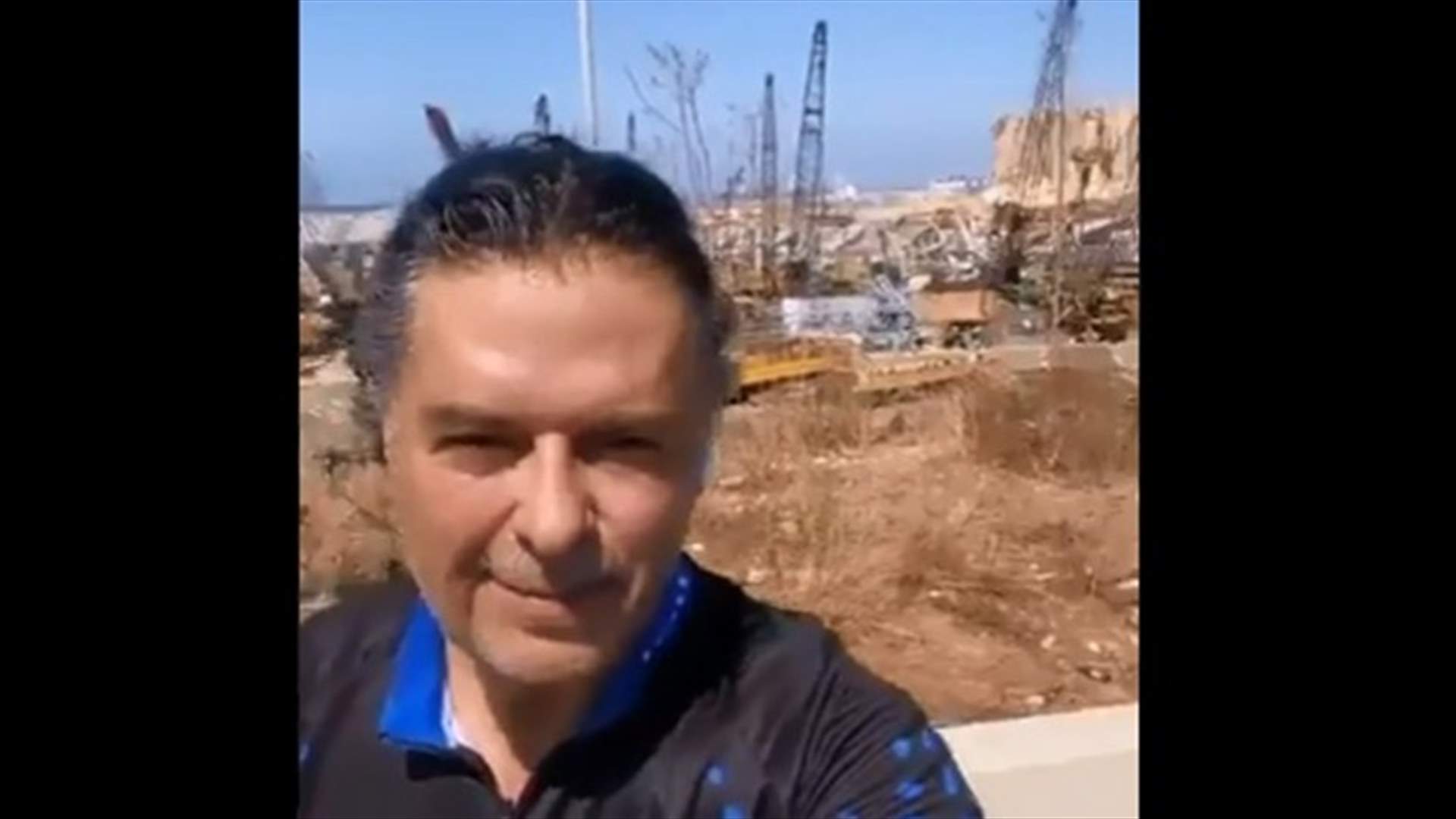 راغب علامة يطلّ من موقع الإنفجار ليمارس رياضته الصباحية في مرفأ بيروت (فيديو)