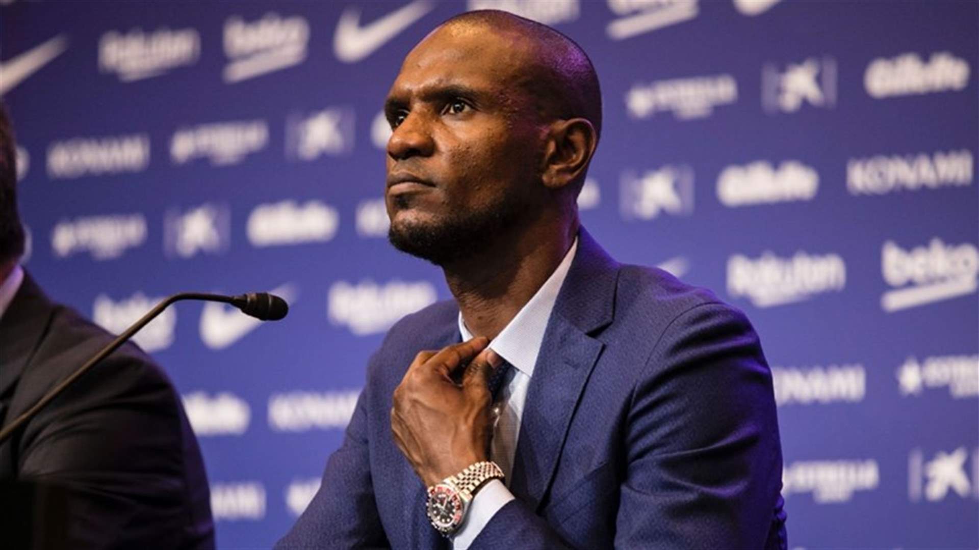 برشلونة يقيل المدير الرياضي ولاعبه السابق إيريك أبيدال