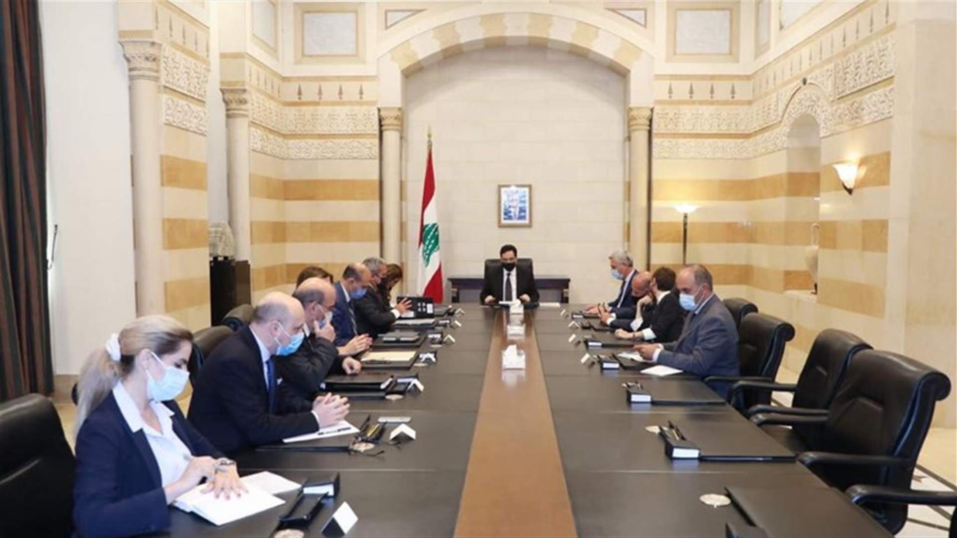 دياب عرض مع غراندي اضرار الانفجار وامكان تقديم مساعدات للمستشفيات المتضررة