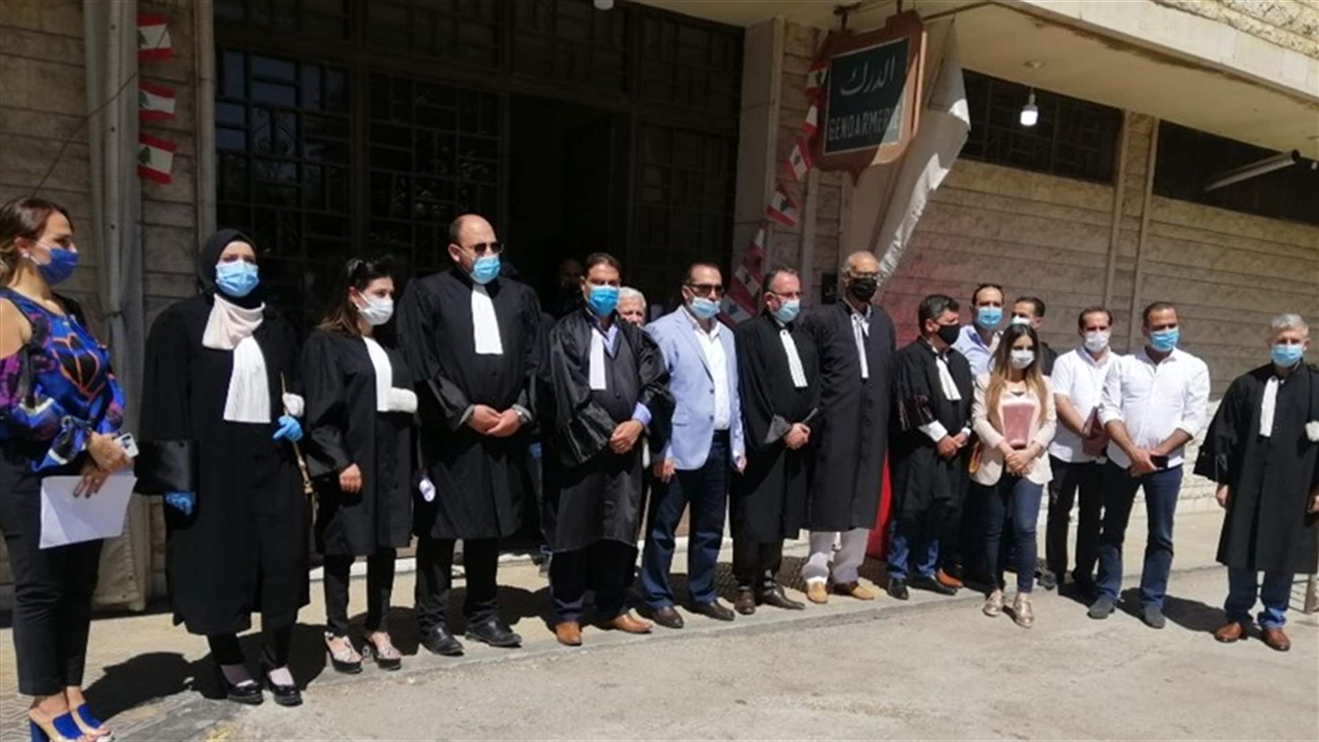 وقفة احتجاجية للمحامين أمام قصر عدل بعلبك للمطالبة بتنفيذ مراسيم تعديل الملاك القضائي وإنصاف المحافظة