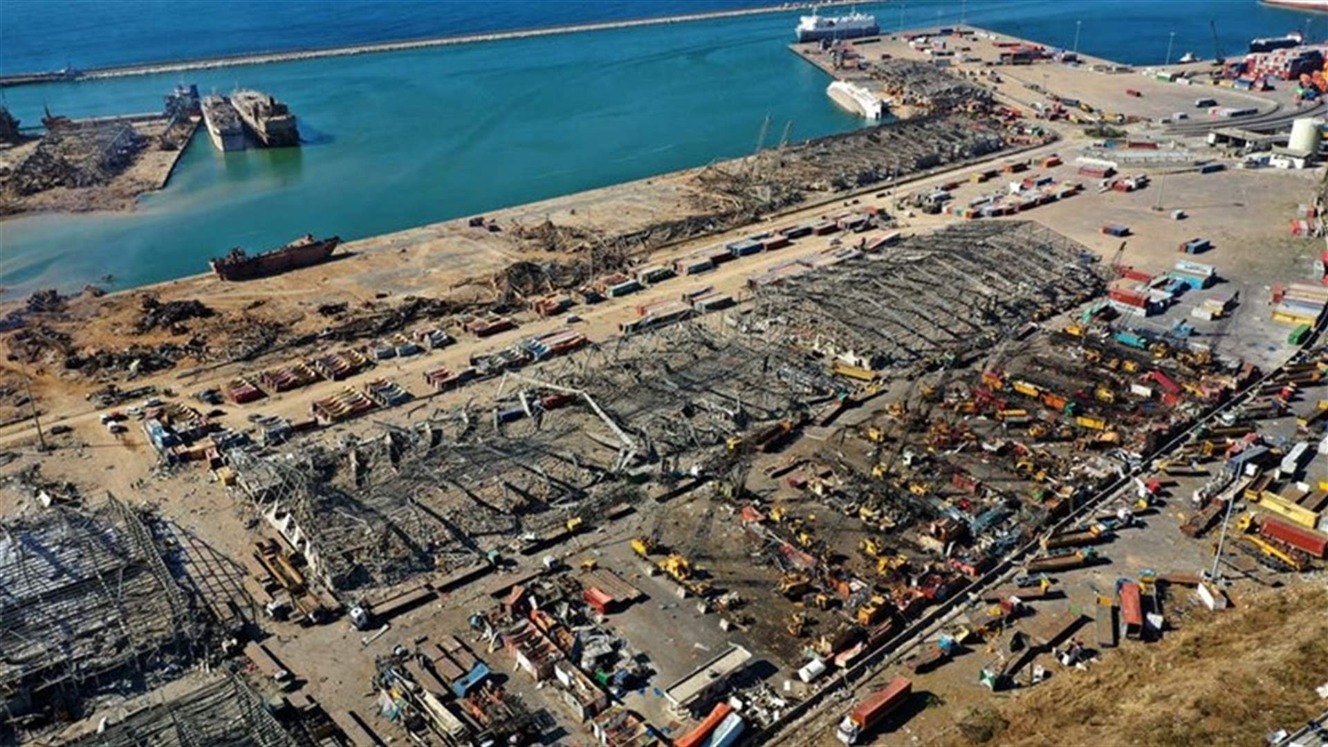 الجيش: الكشف على مستوعبات تحتوي على حمض الهيدريك في المرفأ ومعالجتها بوسائل علمية