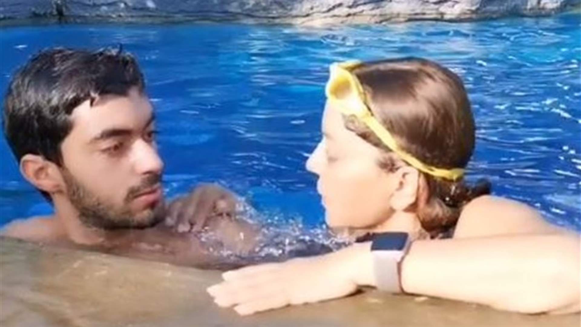 سميرة سعيد تحاول إغراق إبنها في المسبح.. هكذا انضمت إلى تيك توك بعد نانسي عجرم