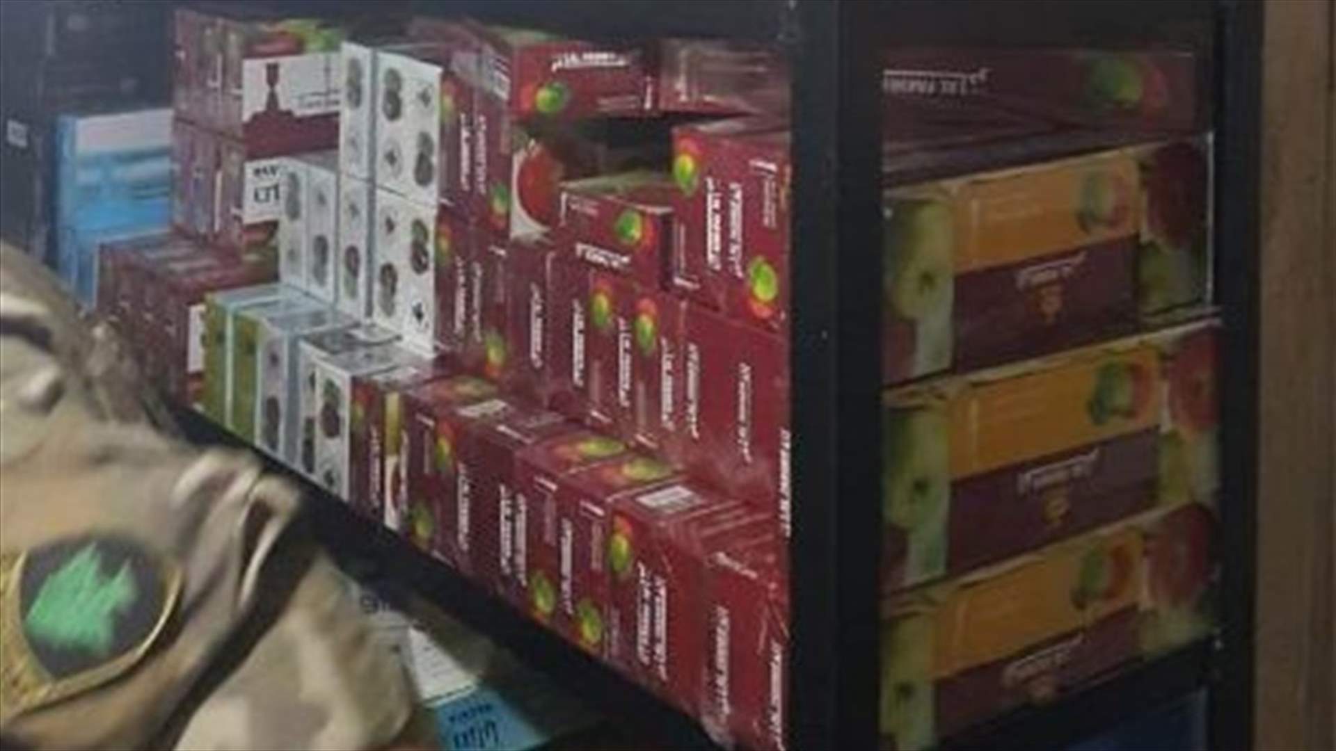 الريجي ضبطت في حلبا كميات مهربة من المصنوعات التبغية والتنباك المعسل