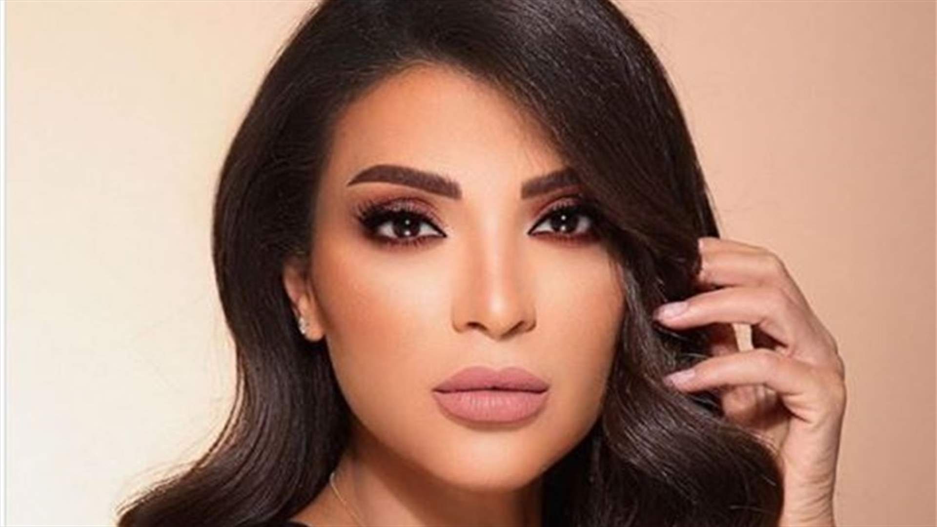 الموت يفجع الفنانة دينا حايك (صورة)