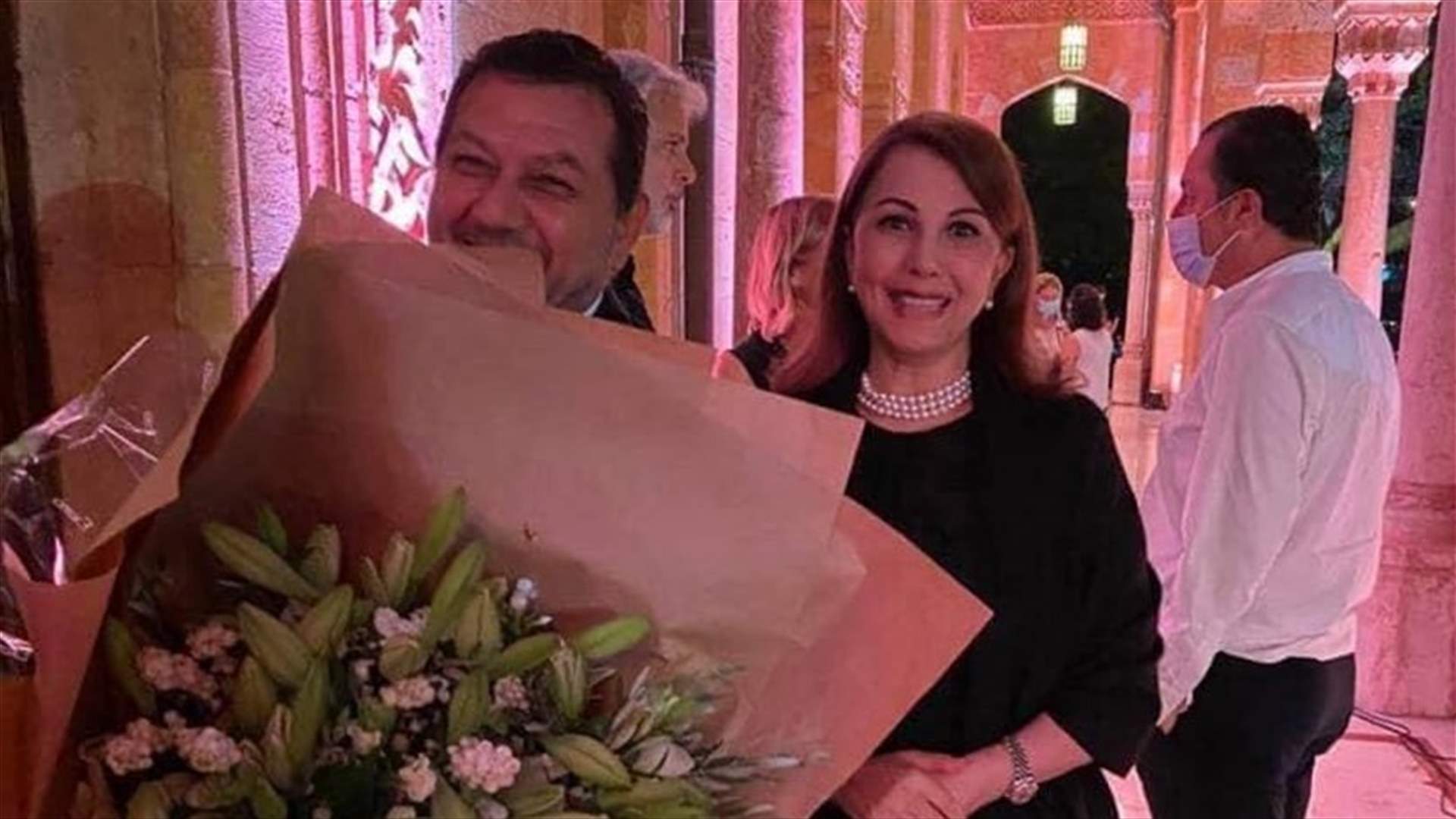 لقاء بين ماكرون وماجدة الرومي...